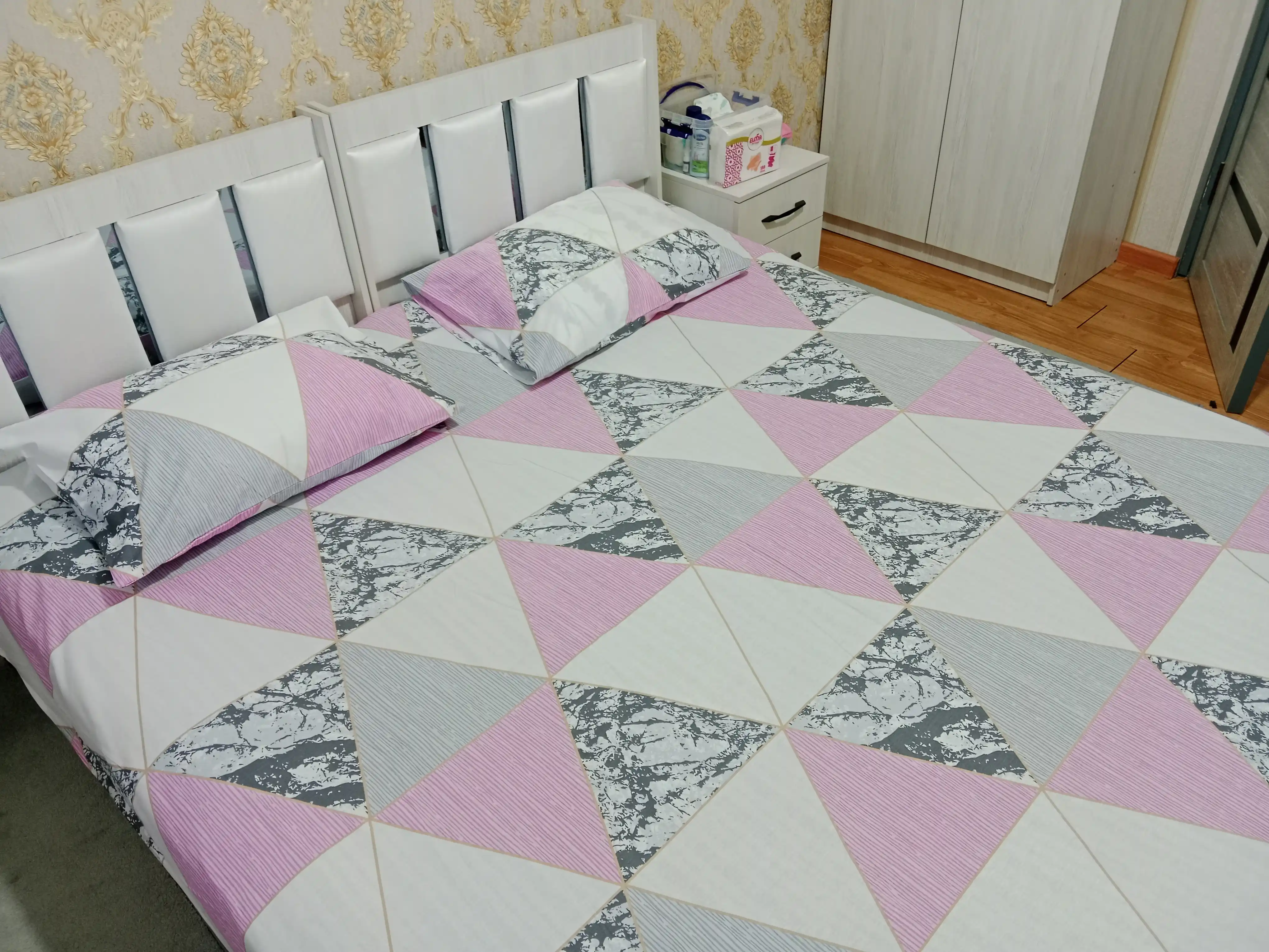 2 kishilik choyshab (prostinya 1 dona ) va yostiq jildi 2 dona matosi poplin 100% paxta