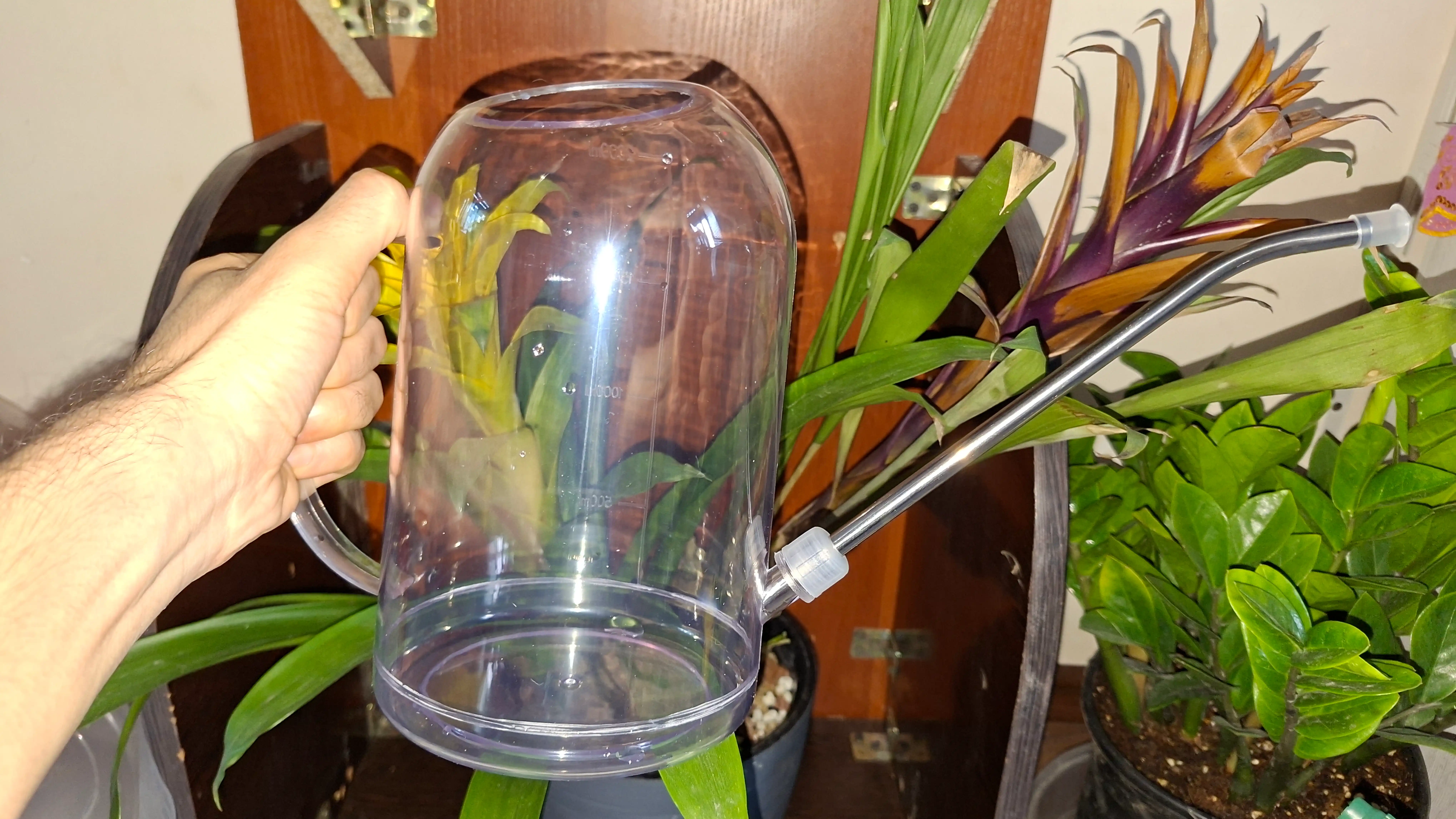 Gullar va o‘simliklar uchun leyka, bog‘ uchun sug‘orish idishi, 1,5 litr, 2 litr