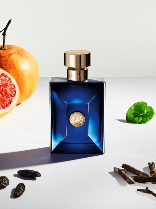 Dylan Blue Versace LABOR Parfumdan refill formatidagi shisha idishlardagi erkaklar atirlari