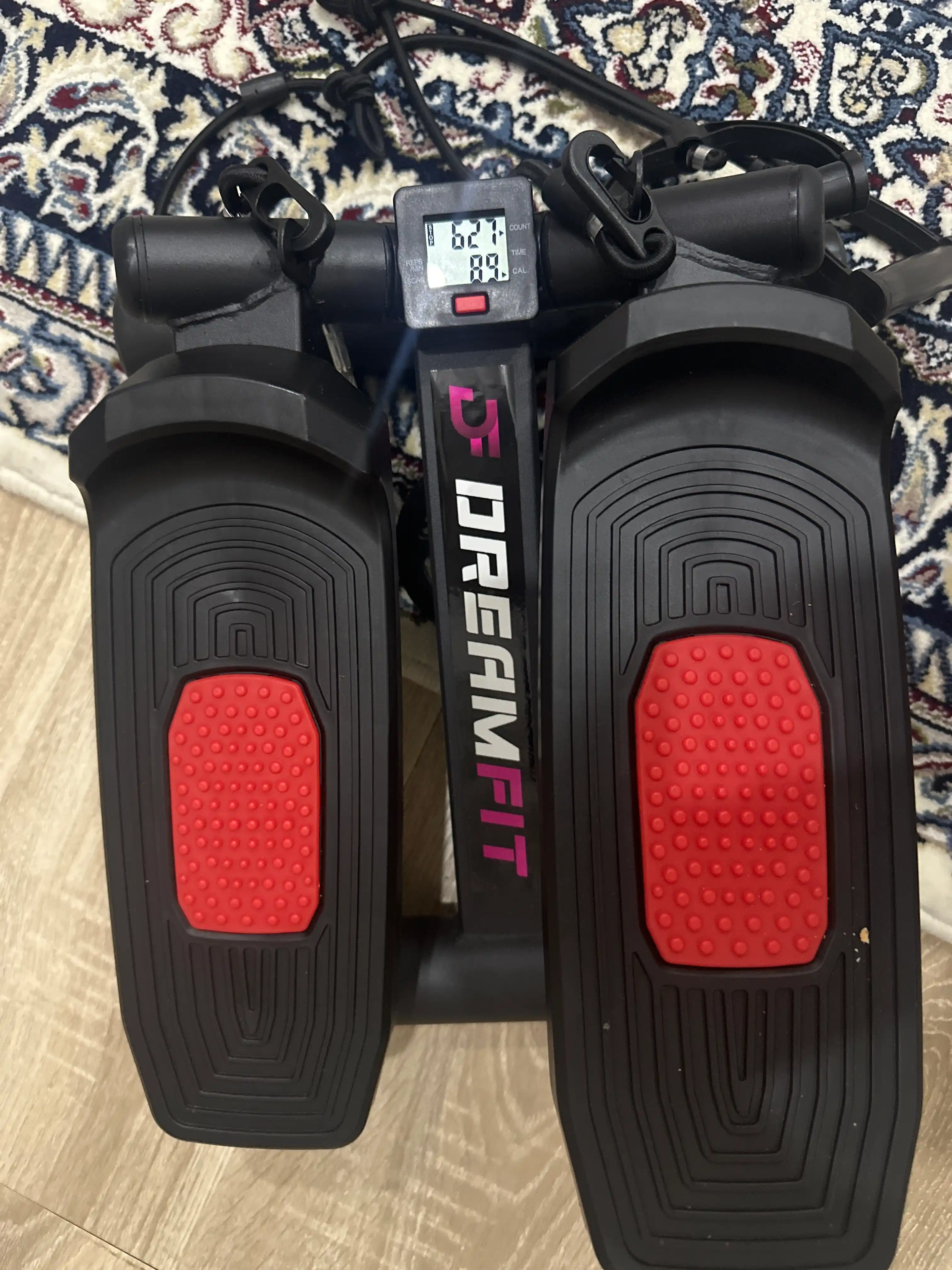 Stepper trenajyor – press, son, bel va oyoq mushaklari uchun, espanderli mini stepper