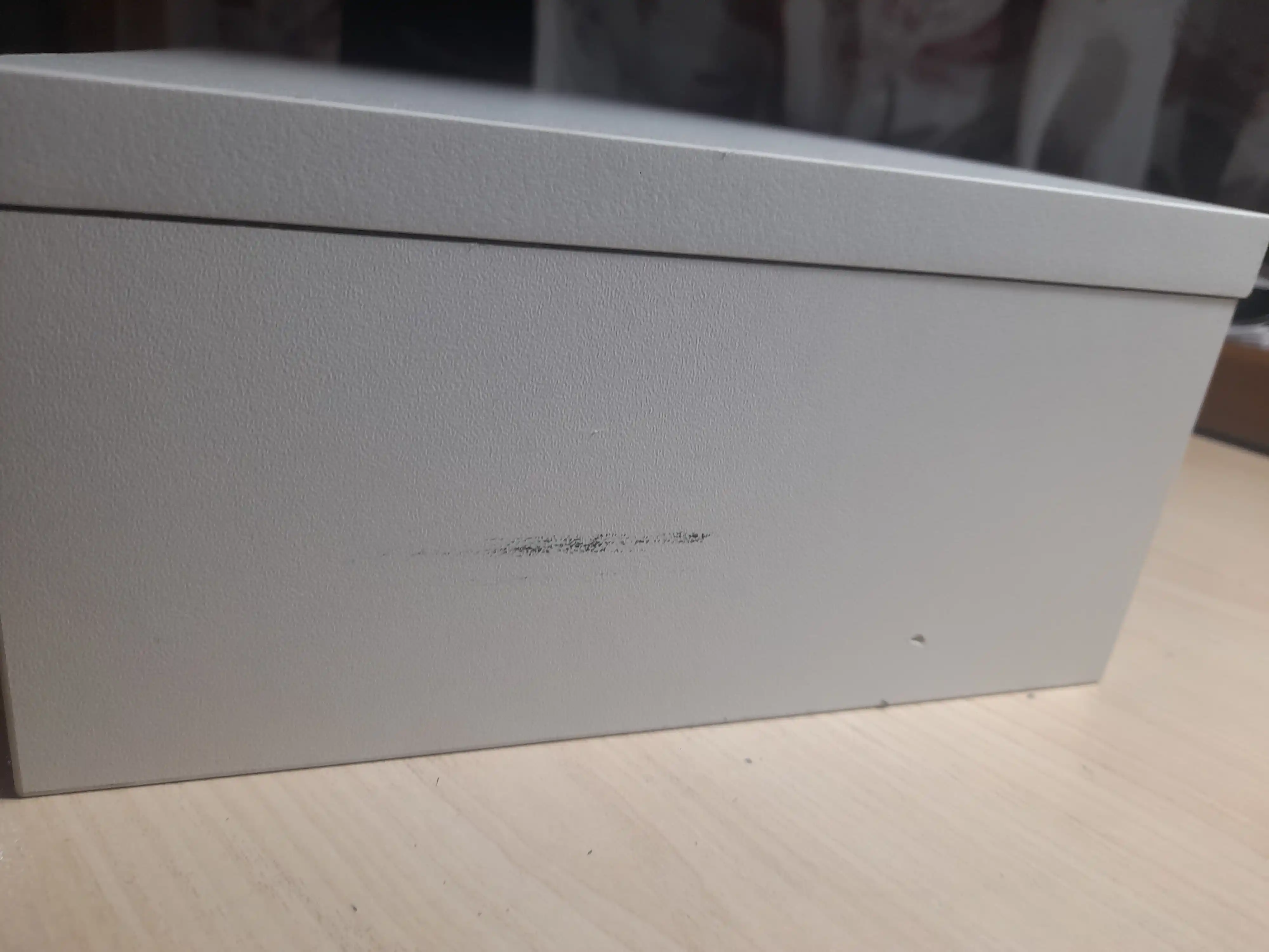 Monitor uchun stol tagligi, kompyuter uchun stol tagligi