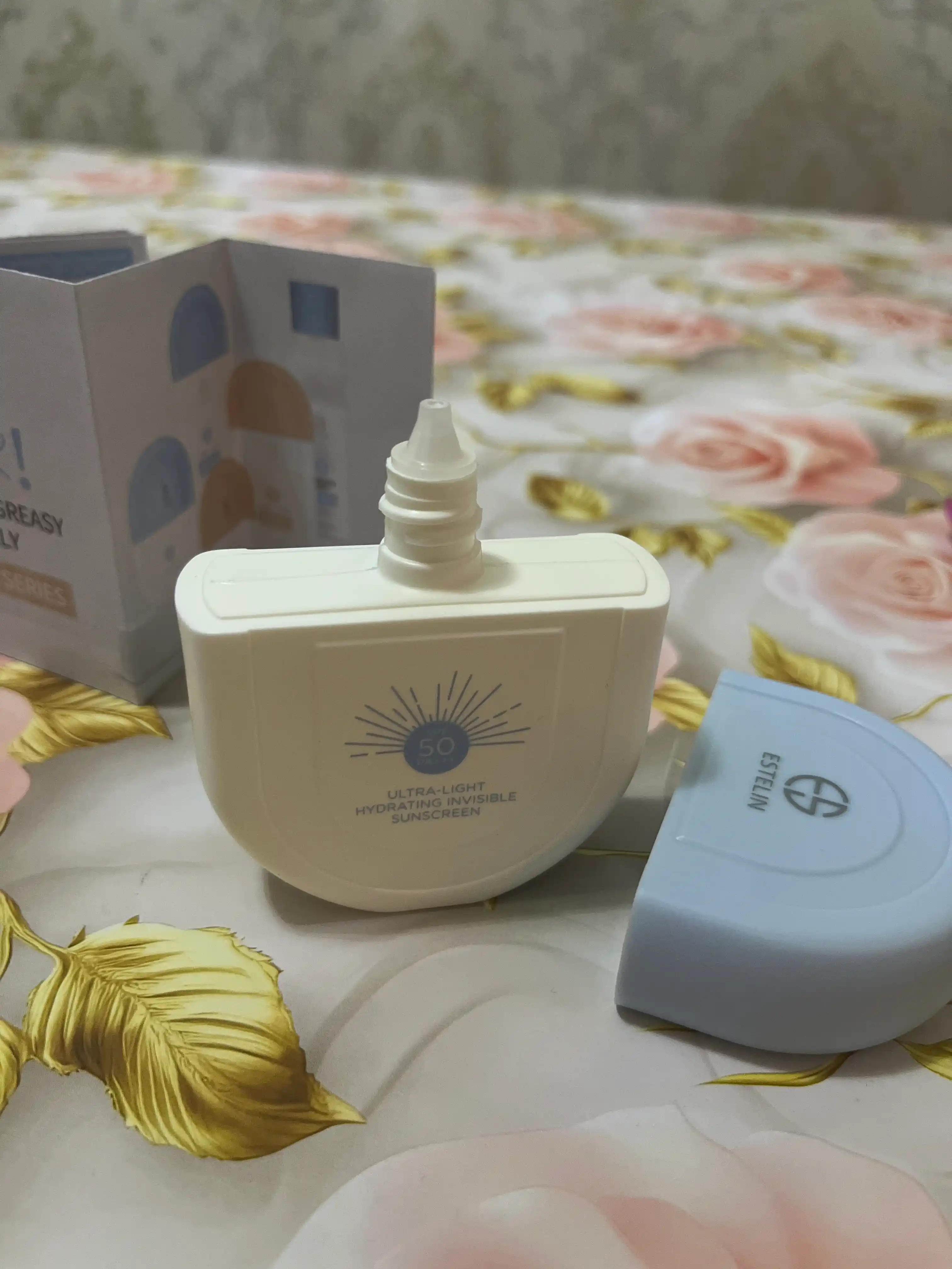 Estelin SPF 50+ PA+++ Quyoshdan saqlovchi namlantiruvchi krem, 50 ml