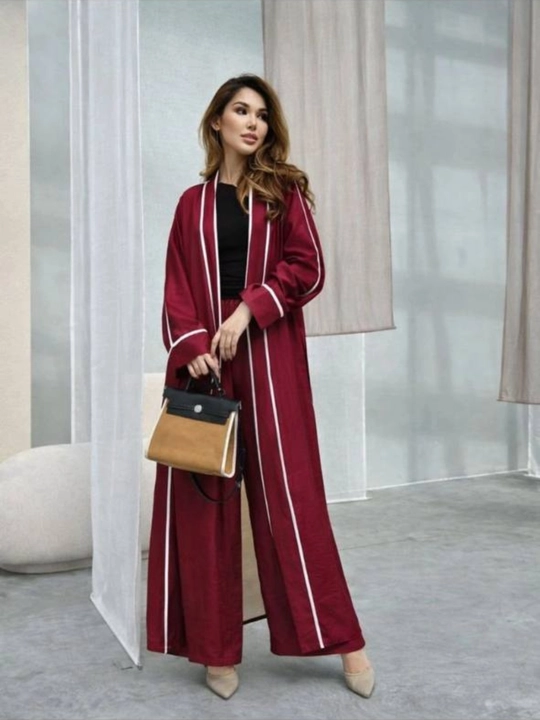 Ayollar uchun zamonaviy kostyum – Elegant va qulay
