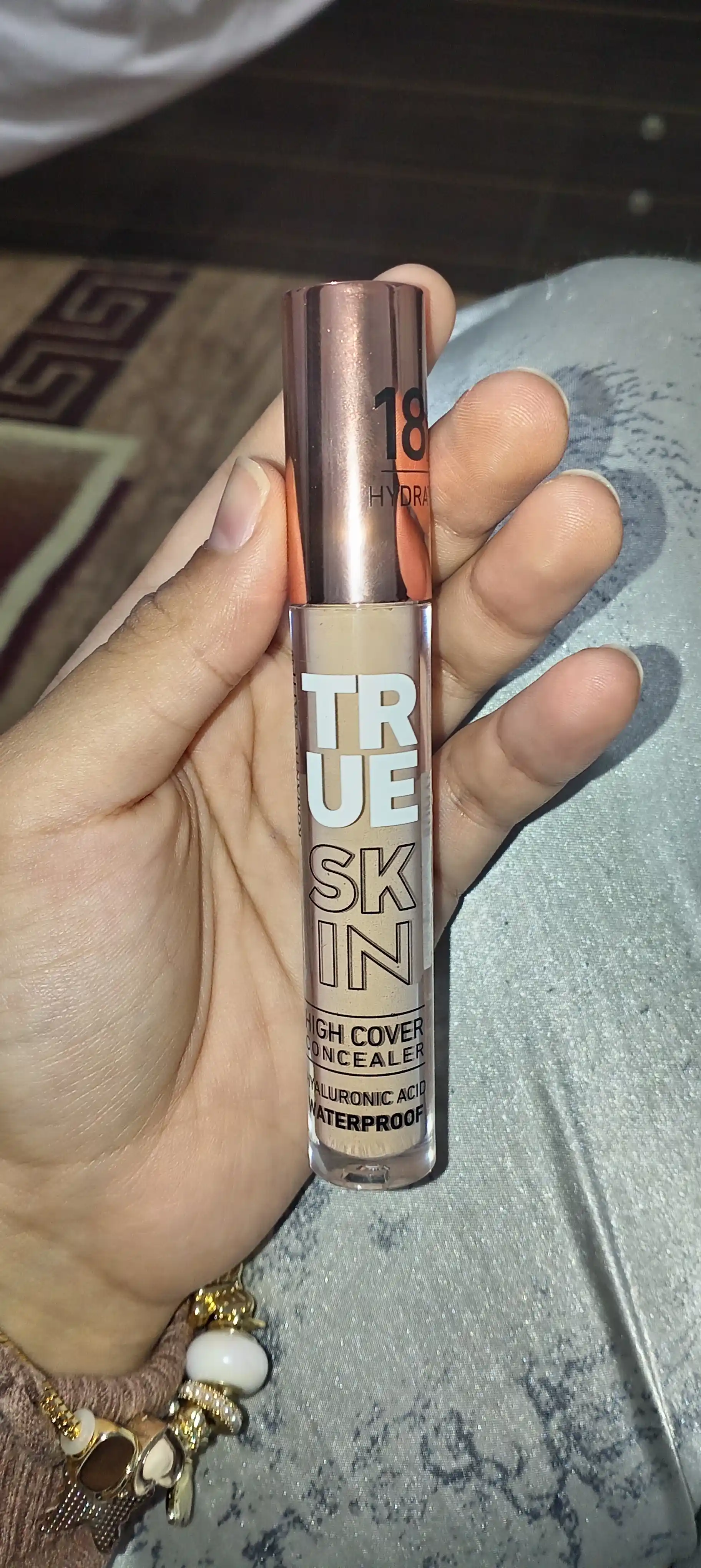 Barcha teri turlari uchun Catrice True Skin professional konsileri