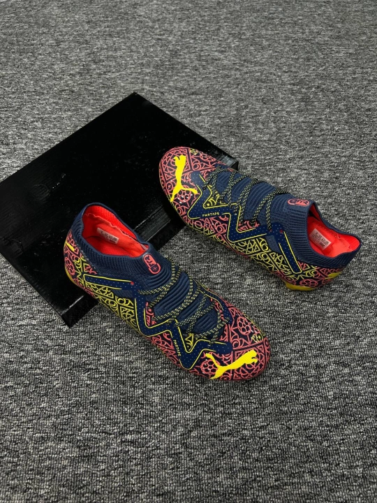 Профессиональные футбольные бутсы Puma Future 7 Ultimate FG/AG