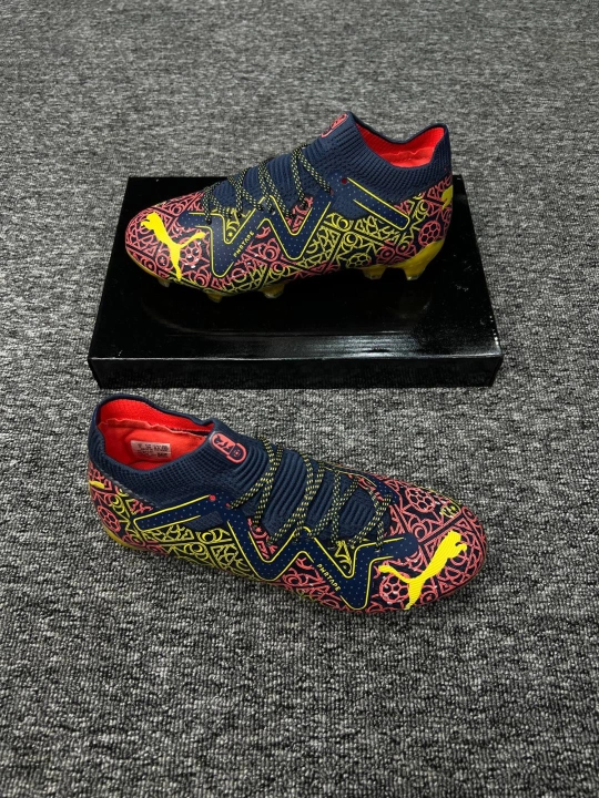 Профессиональные футбольные бутсы Puma Future 7 Ultimate FG/AG - 