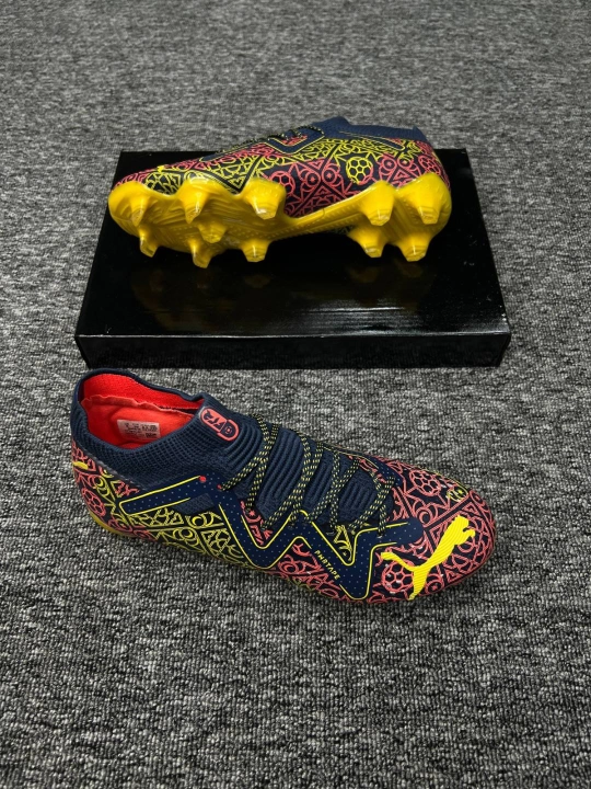 Профессиональные футбольные бутсы Puma Future 7 Ultimate FG/AG