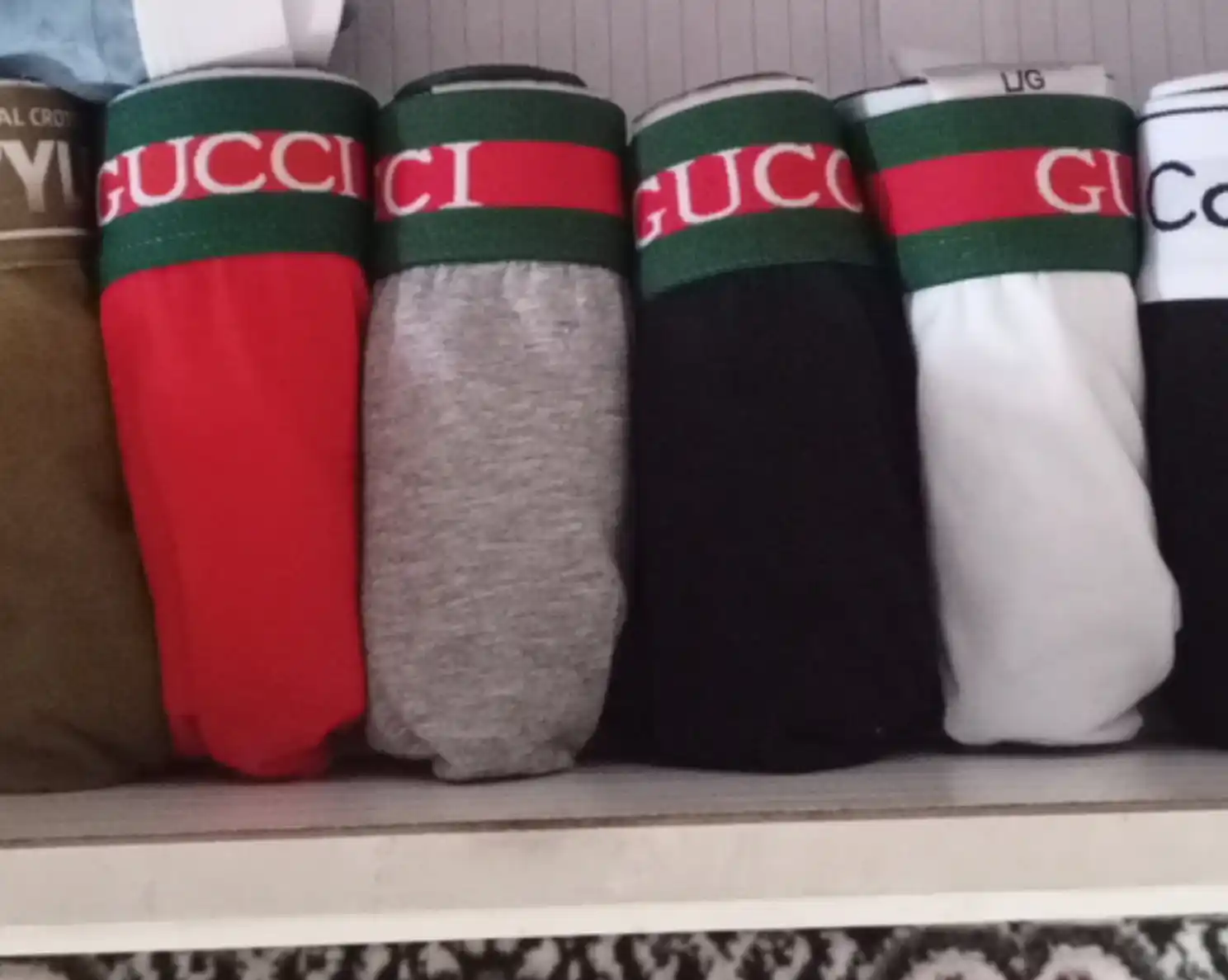 Erkaklar trusiklari GUCCI, 4 dona va 1 donadan iborat to‘plam,95% paxtadan,sovg‘a qutisida