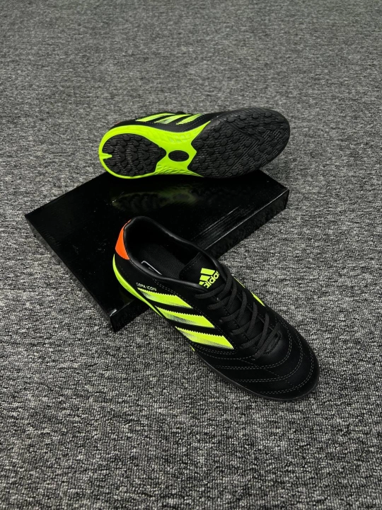 Futbol butsa sarakanoshkalar— sun'iy maydon uchun F50, Airzoom, Pridator