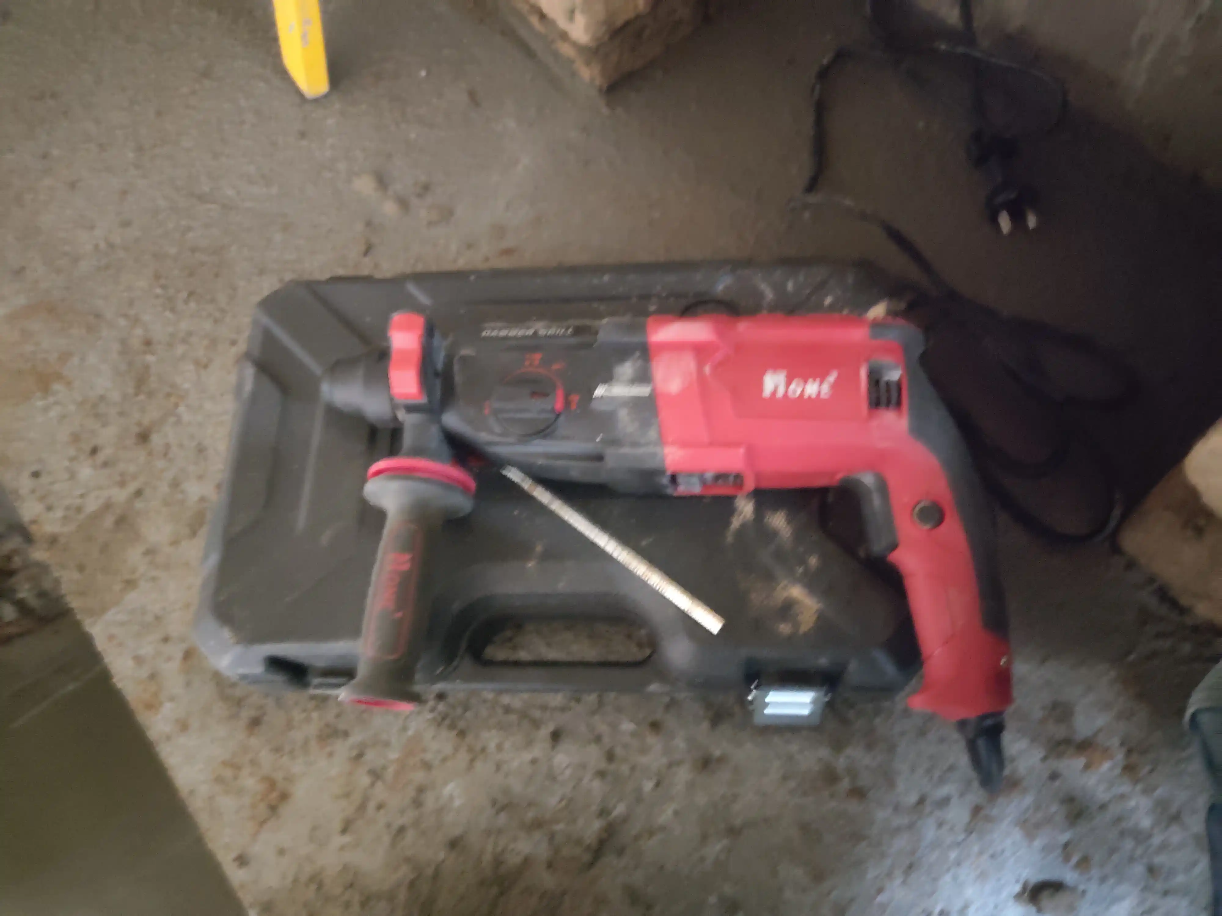 Perforator NUMBER ONE EH1300/30-1, 3-rejim, 3,2 Dj, 1300 Vt, 4600 ud/min, SDS+, keys