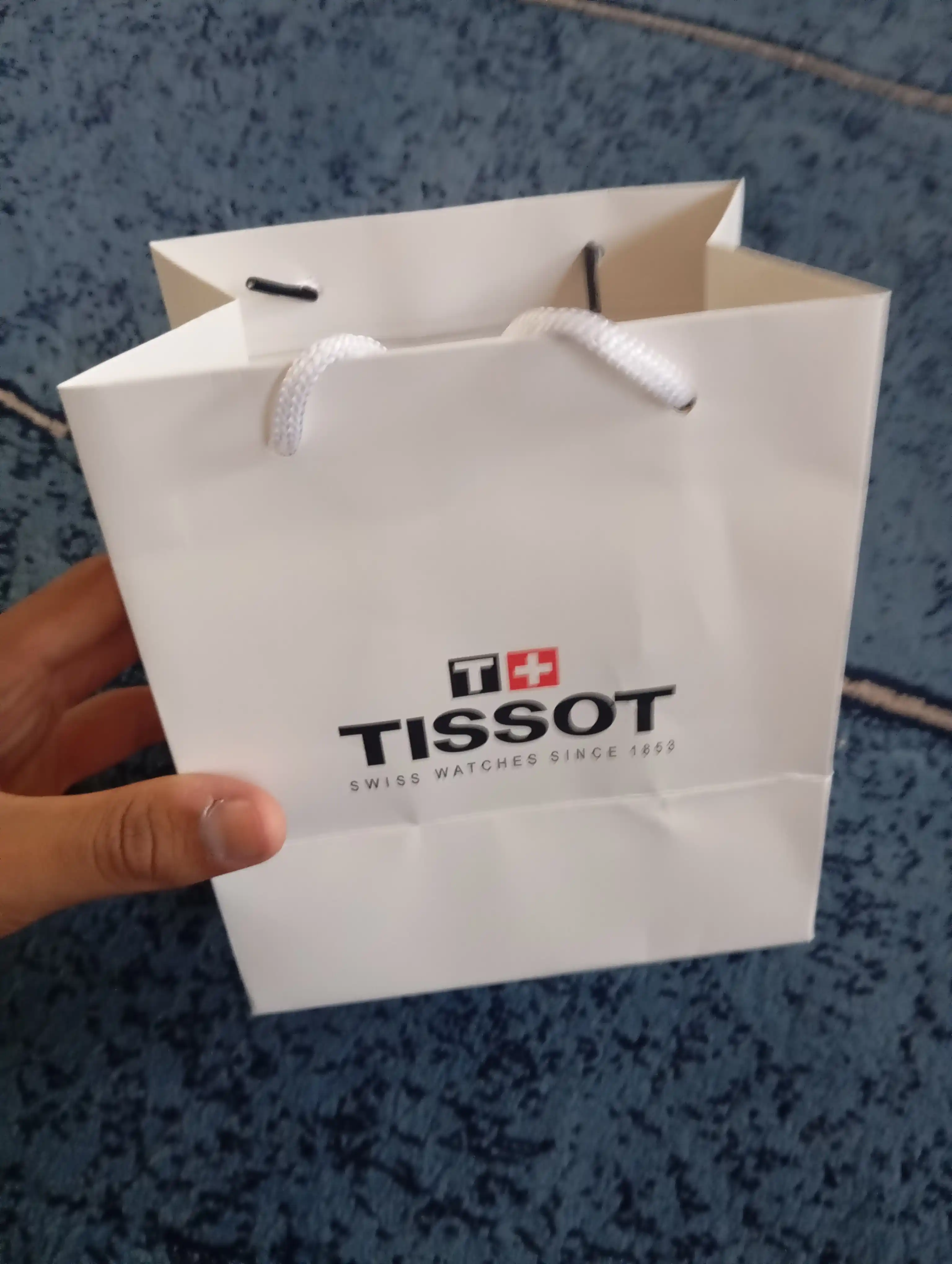 Tssot erkaklar qo‘l soati, sovg‘a qutisida, hujjatlar bilan