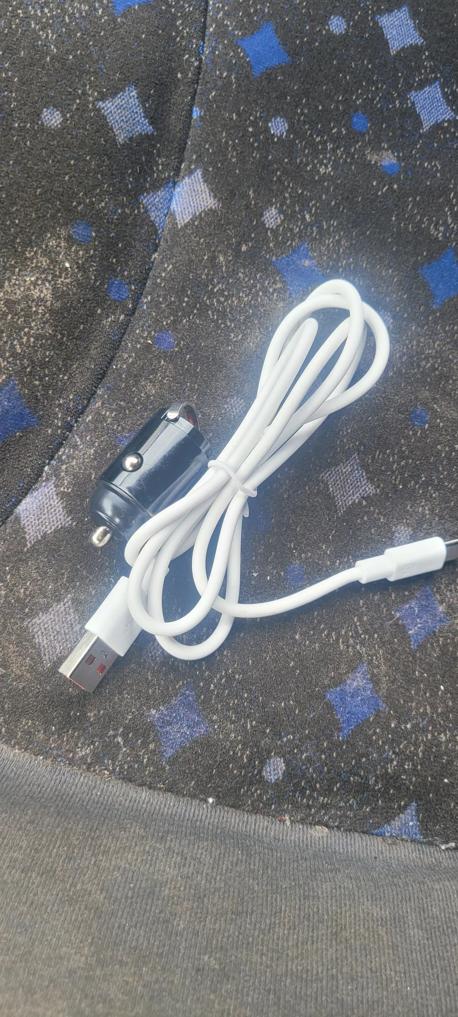 Автомобильное быстрое зарядное устройство универсальный адаптер 12V/24V