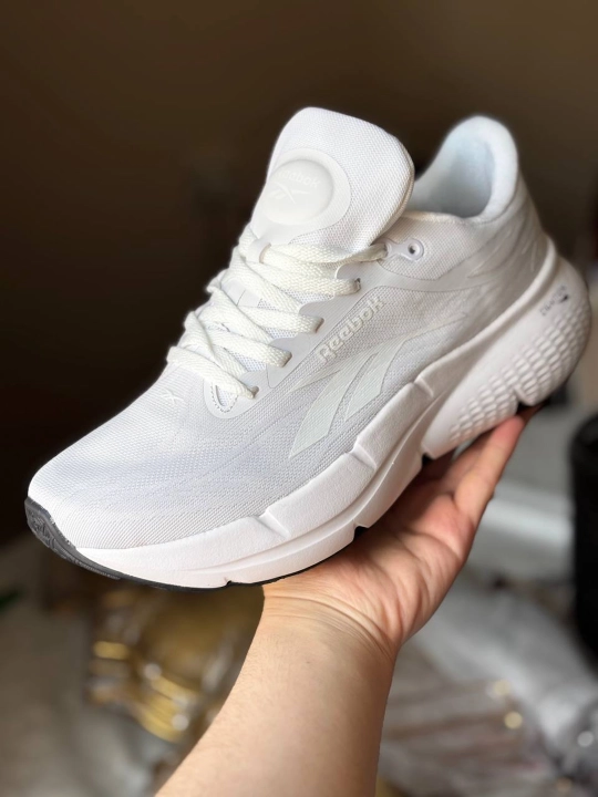 Кроссовки в стиле Eco-friendly Reebok: для тренировок, бега и фитнеса
