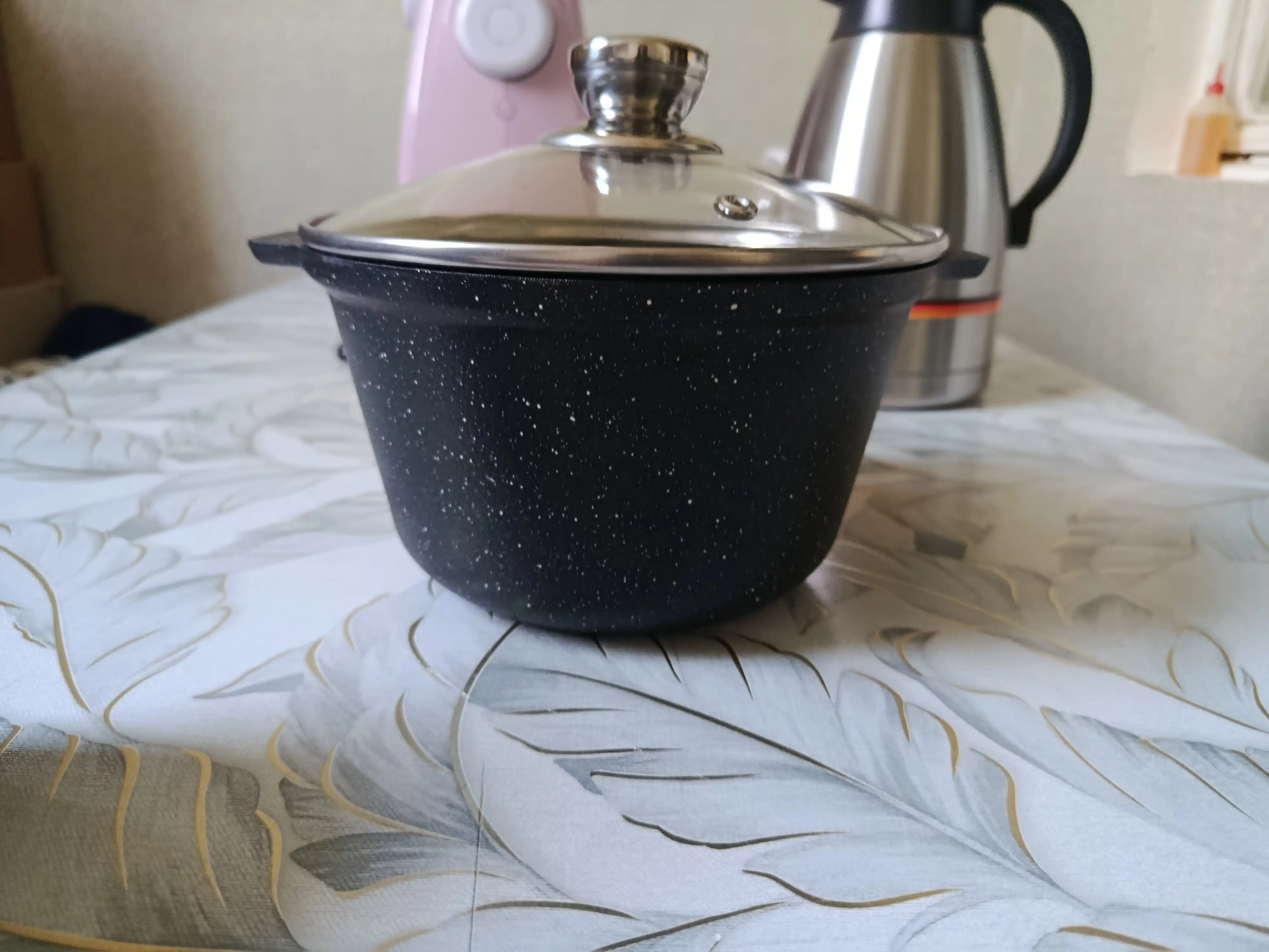 Granit qozon Lava, 2 litr, shishali qopqoq bilan, yopishmaydigan, universal