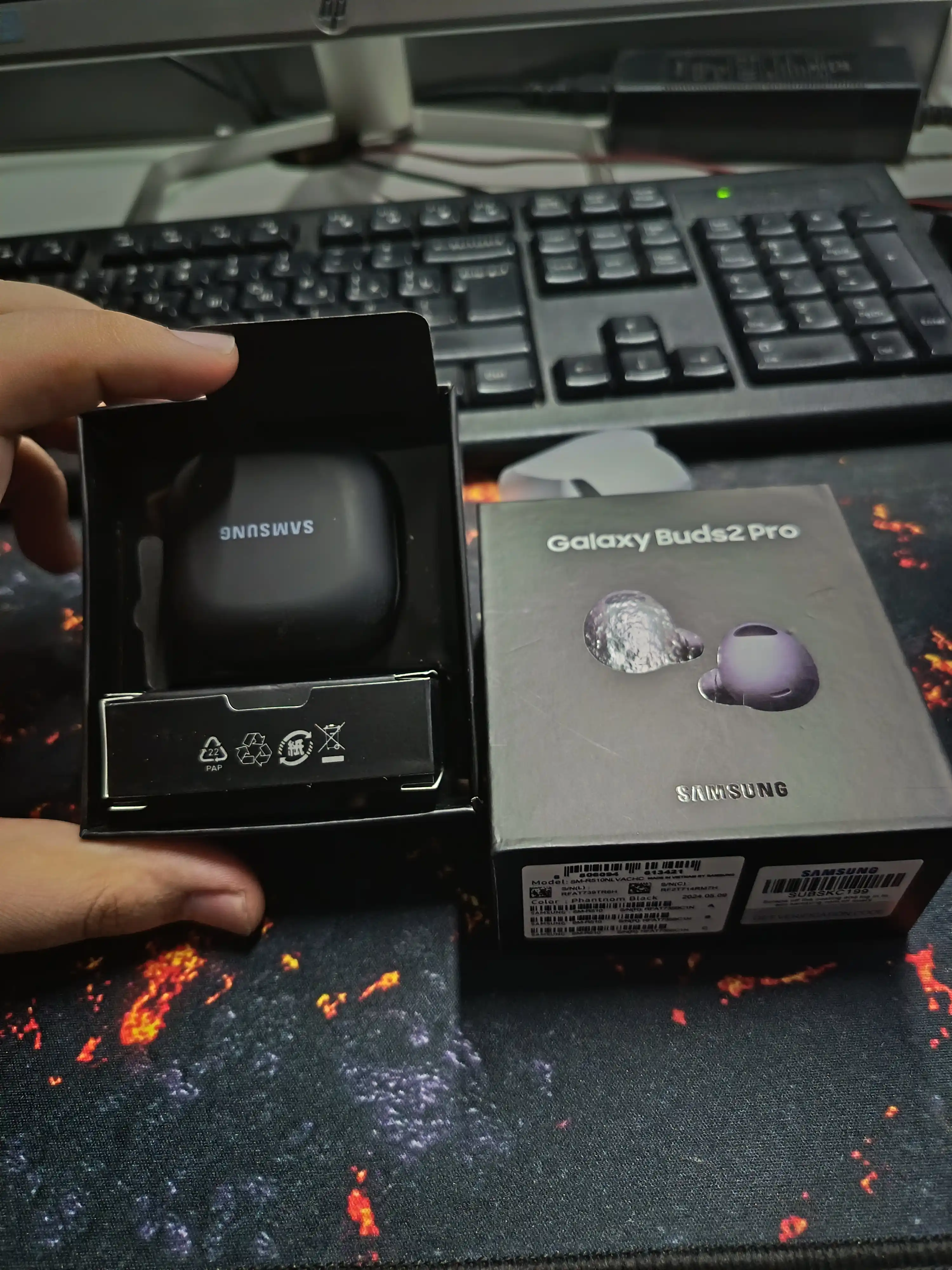 Galaxy Buds Pro simsiz quloqchinlar, Bluetooth orqali ulanish, sensor boshqaru, naushnik