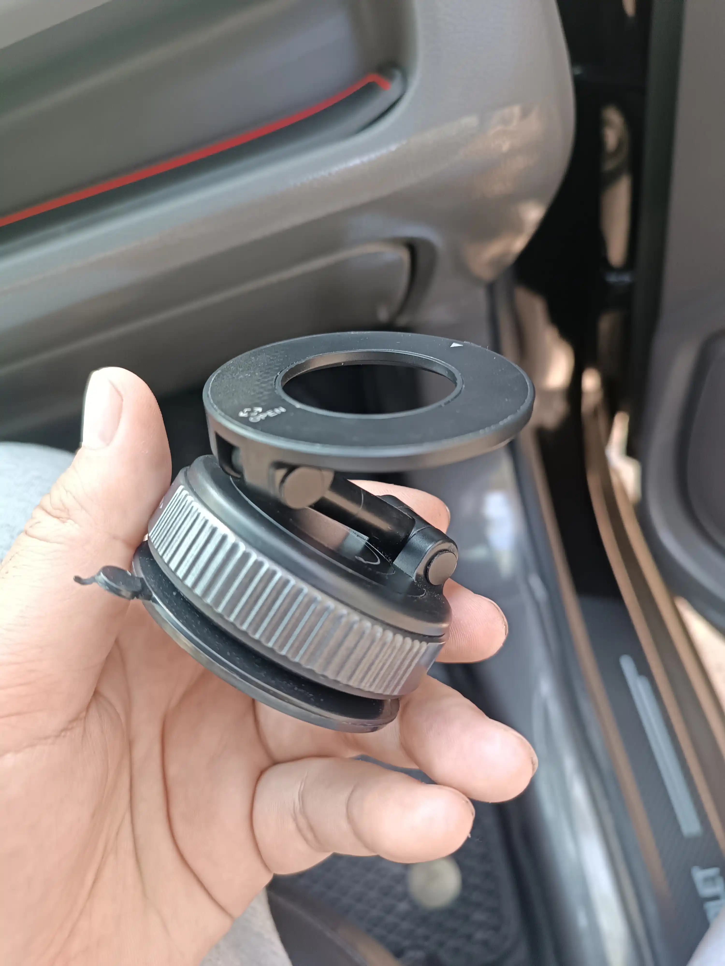 360 darajaga aylanadigan Magsafe avtomobil uchun magnit telefon tutqichi