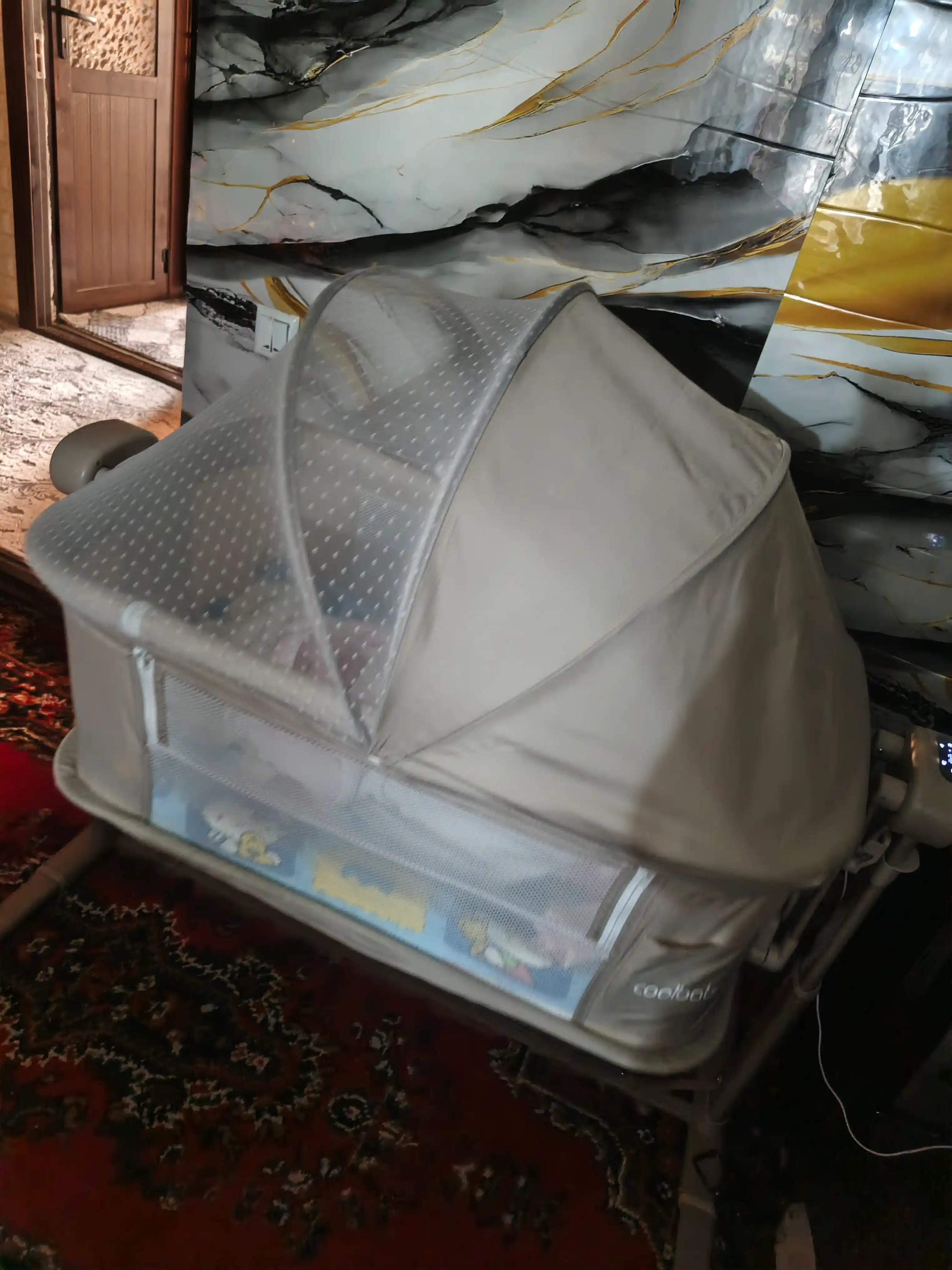 Bolalar karavoti, yangi tug‘ilgan chaqaloqlar uchun belanchak, pult va Bluetooth musiqasi bilan