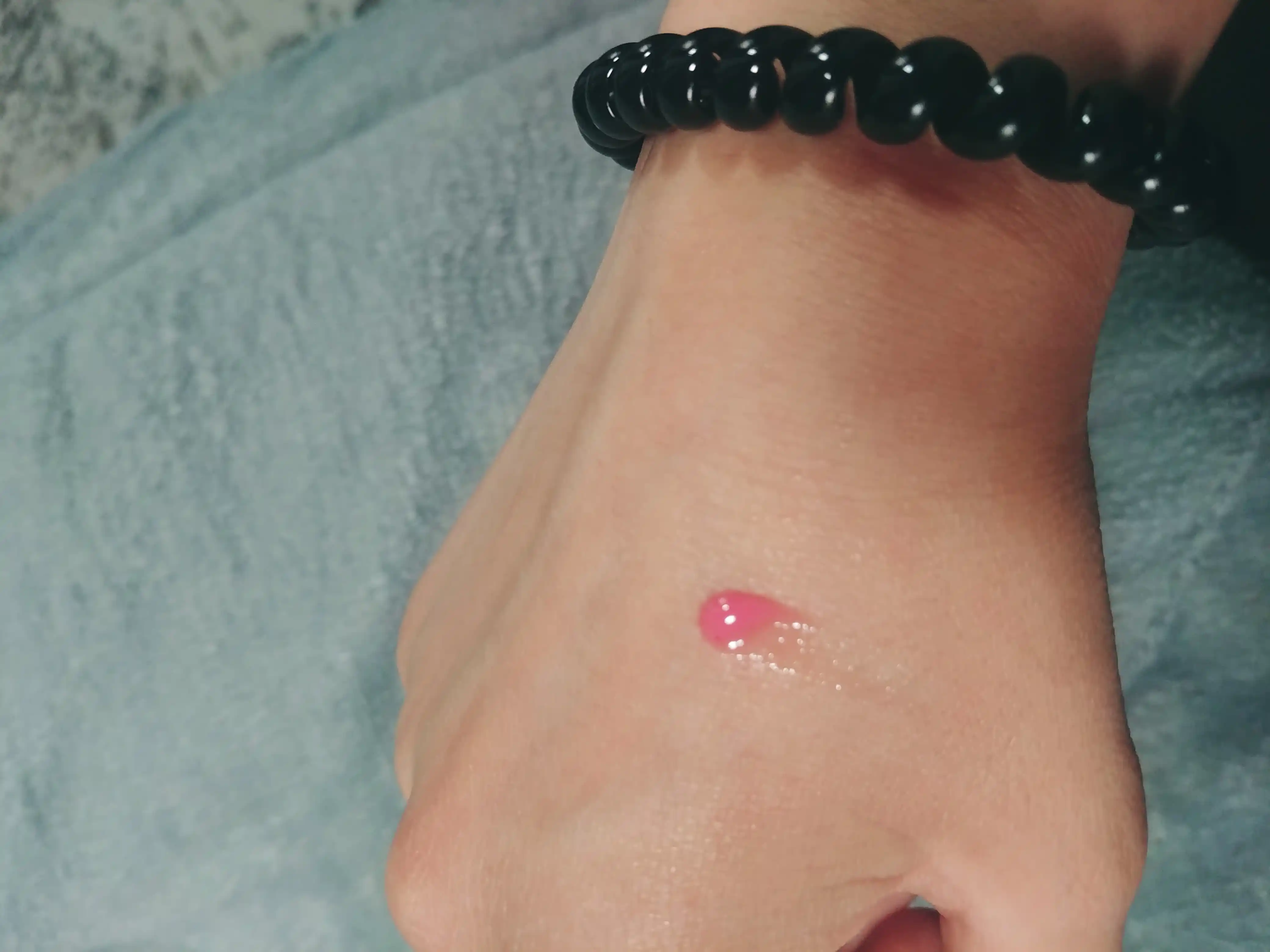 Lab boyog'i va tint porlashi Rhode  Peptid Lip Tint