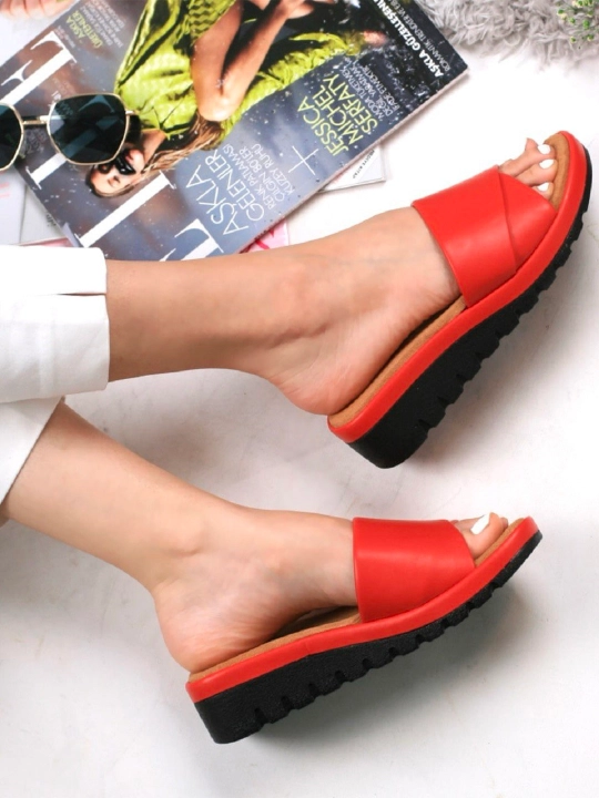 Yumshoq Turk sandaletlari 4 cm balandlikda, mustahkam ekocharm va ortopedik taglik - 