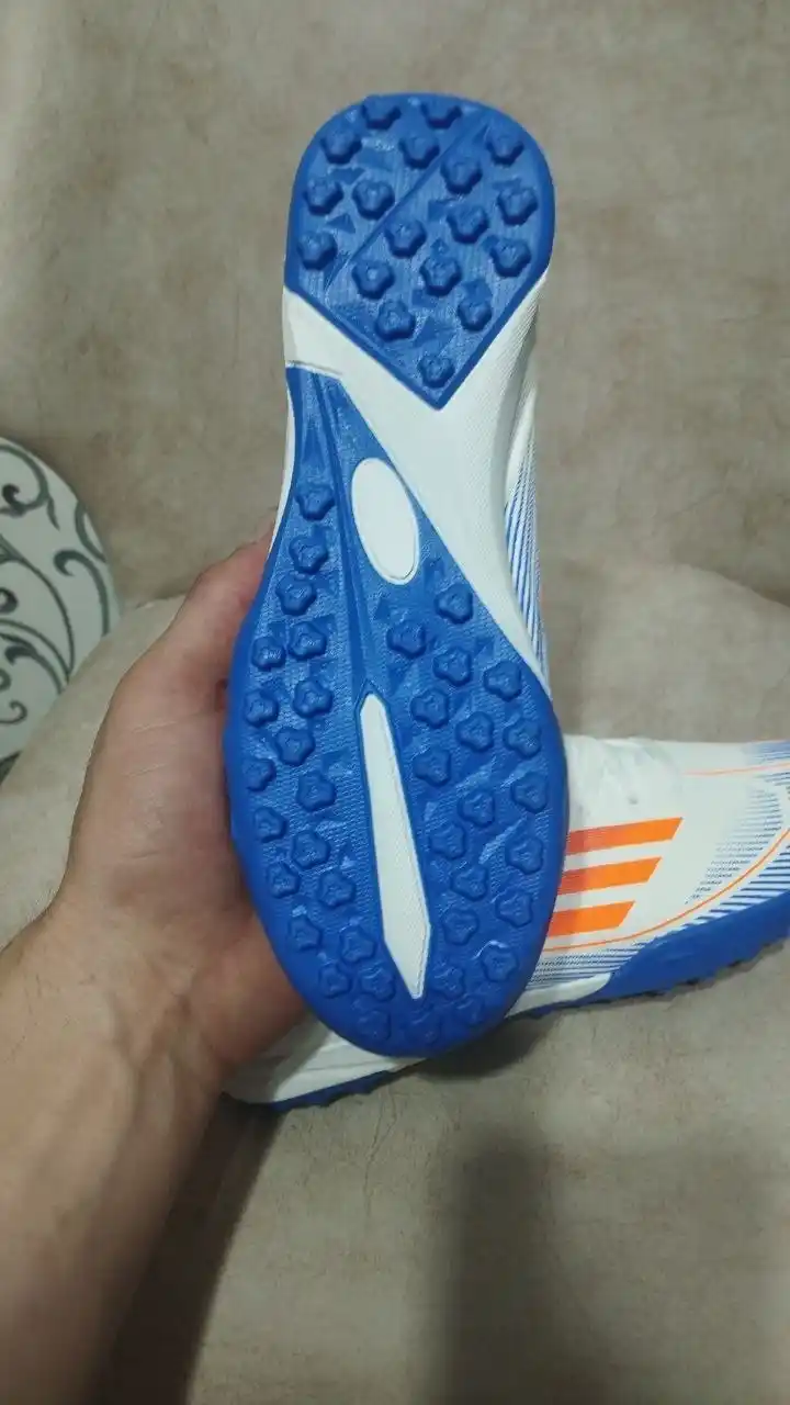 F50 va Predator futbol butsalari va sorokonojkalari, erkaklar va bolalar uchun