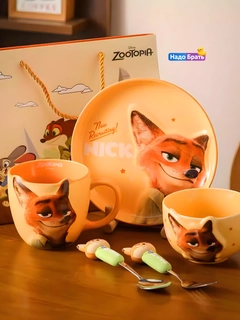 Коричневый