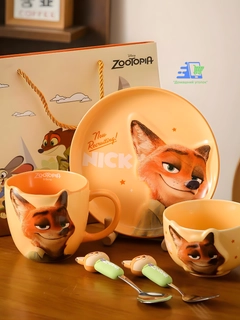 Коричневый