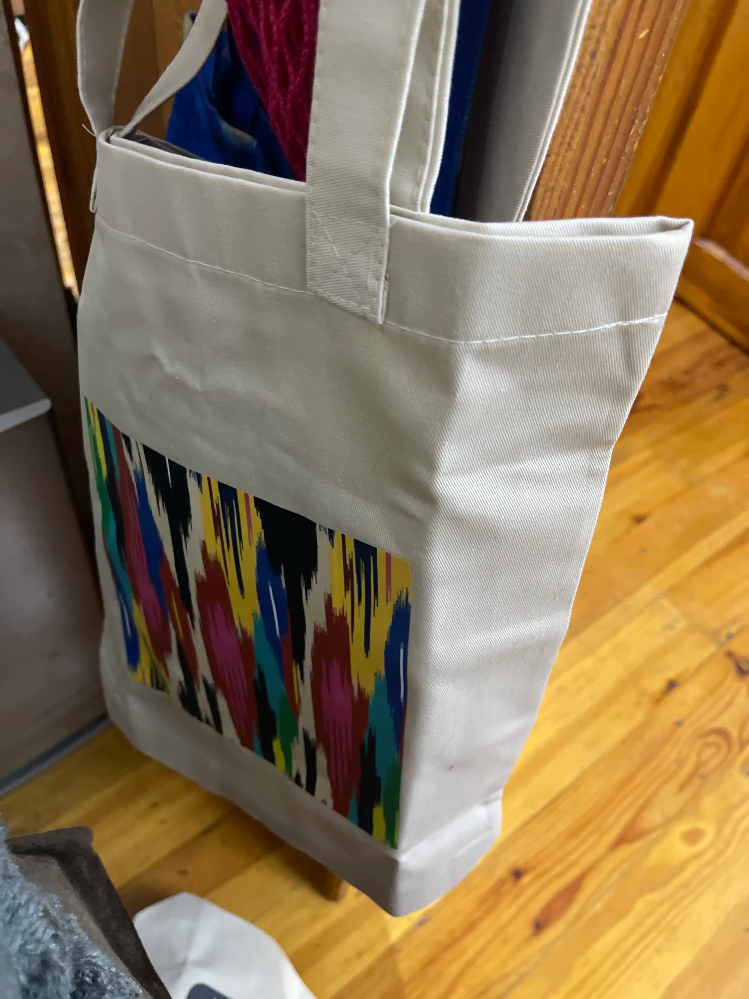 Ayollar sumkasi shopper, Moziy