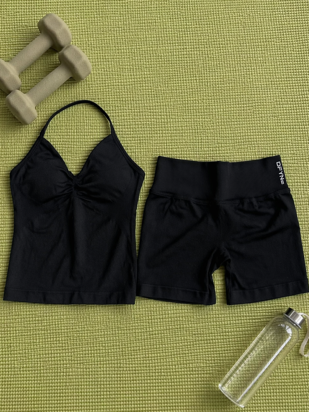 Ayollar uchun sport komplekt 2 in 1: top va shorti, mashg‘ulot, yoga va fitness uchun