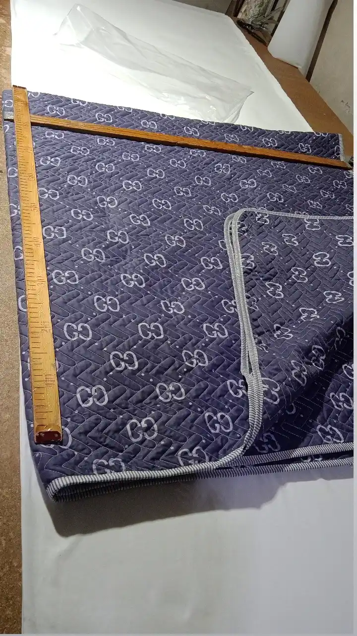 Yozgi adyol-pled, o‘lchami 160×215 / 200×215, gipoallergen, matosi Plant