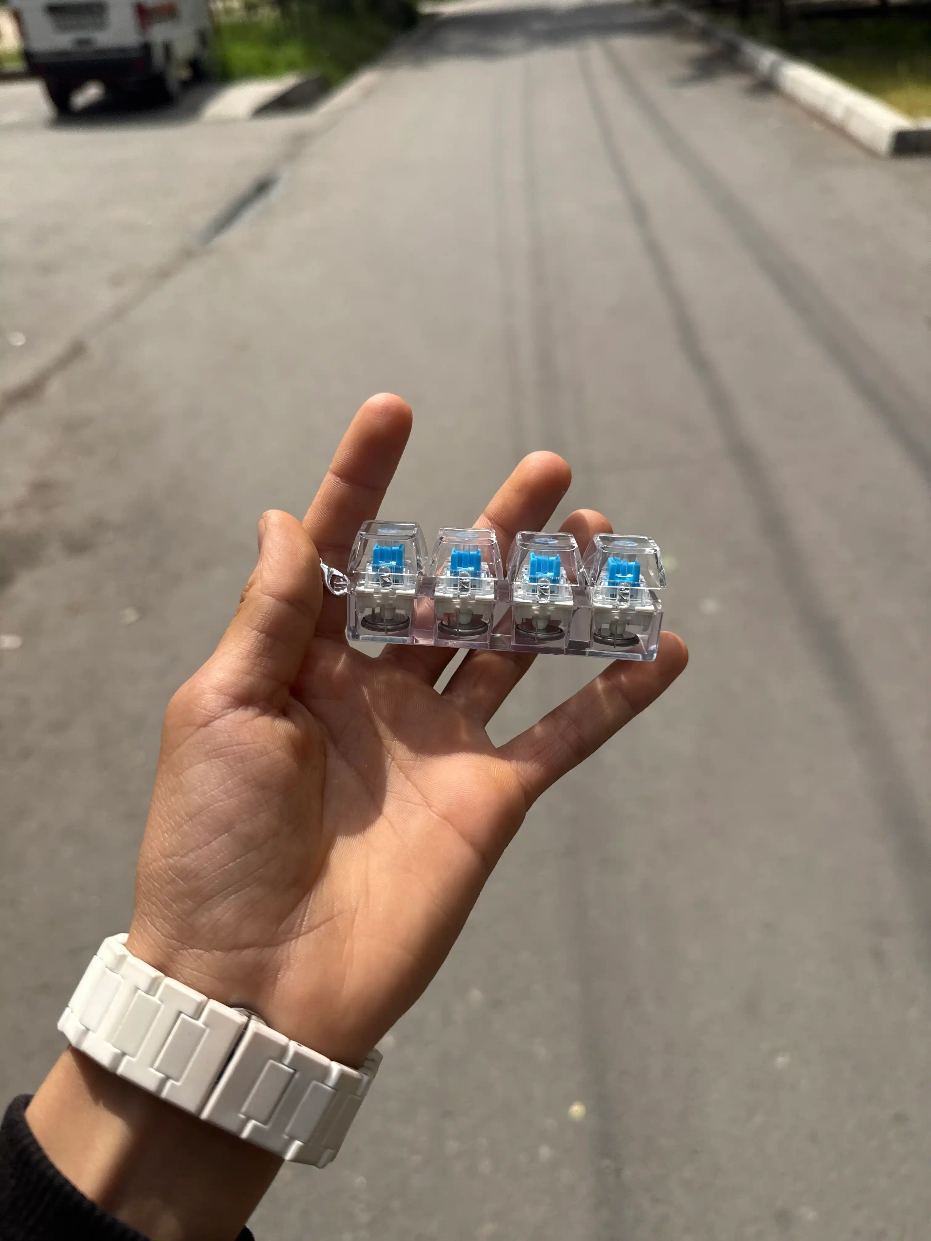 Stressga qarshi brelok klaviaturasi diqqatni jamlashga yordam beradigan gadjetdir