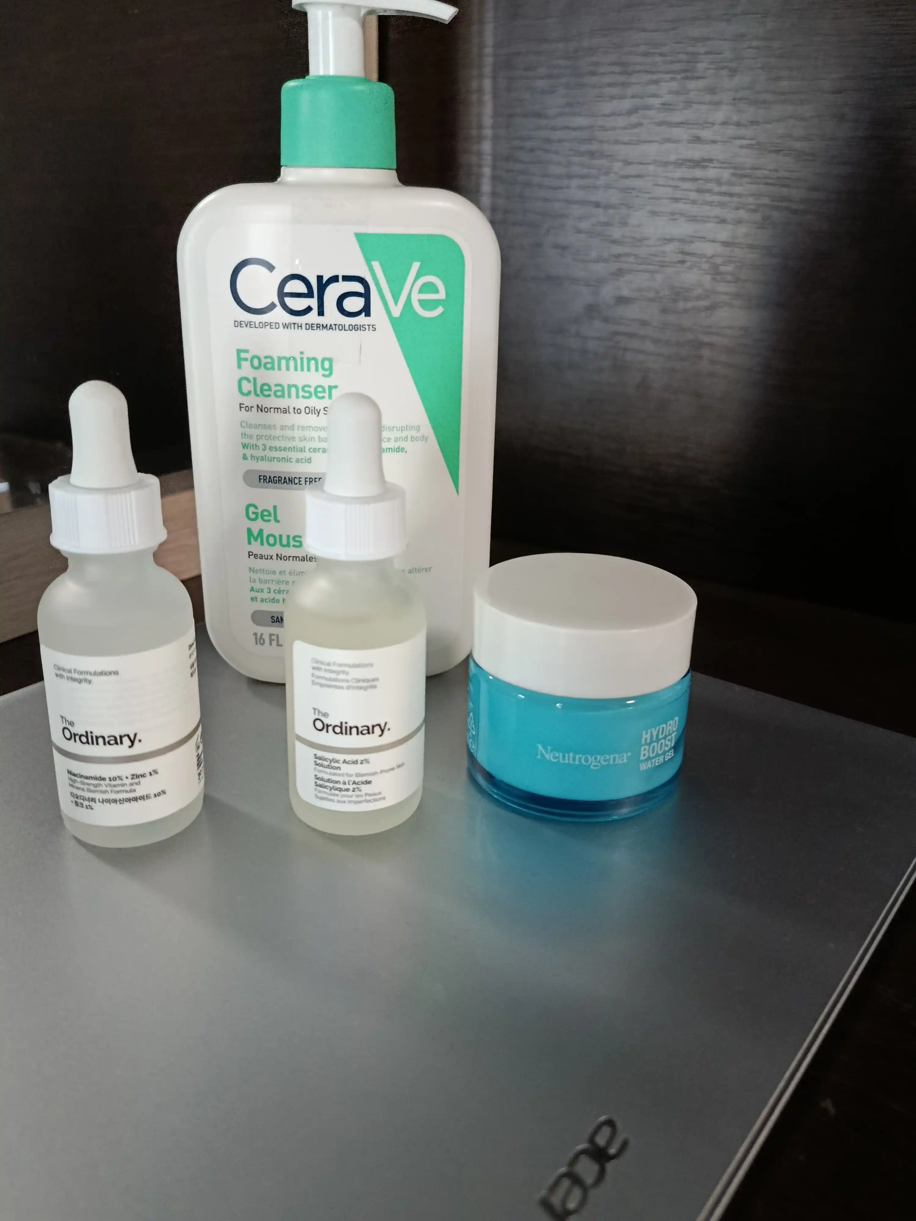 CeraVe Yuz va badanning normal va yog‘li terisi uchun tozalovchi gel, 473 ml