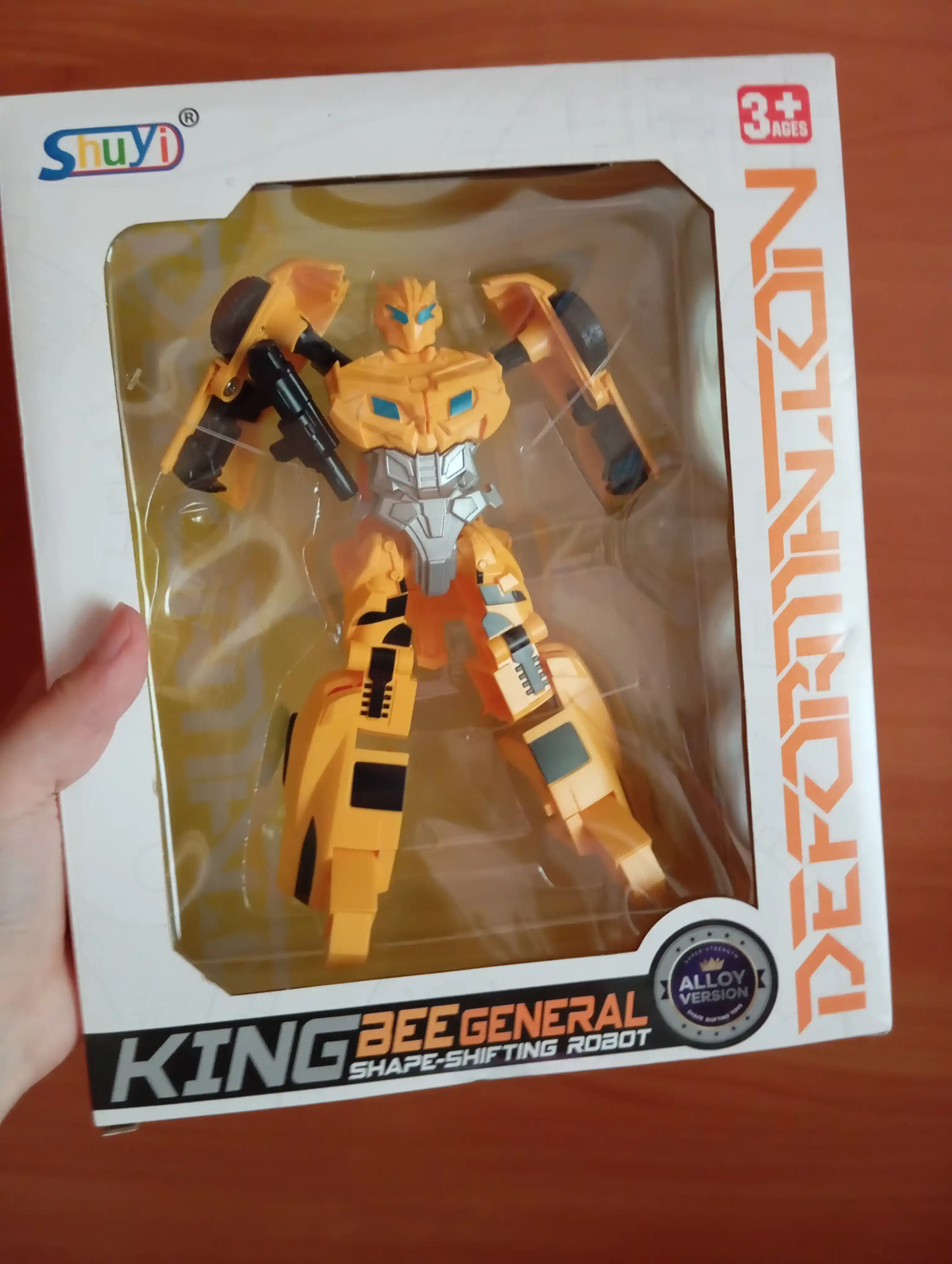 Robot-transformer FIDGO, robot va avtomobil ko‘rinishi