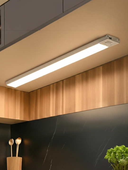 TypeC orqali quvatlanadigan ultrayupqa LED shkaf chirog'i, harakat sensori bilan, 20-60 sm