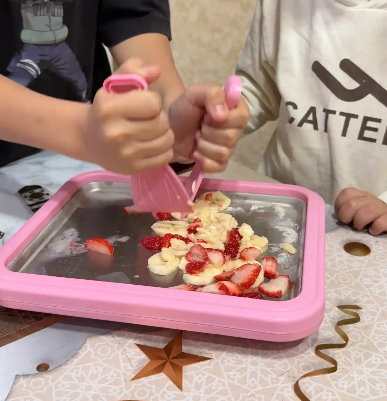 Плита для приготовления мороженого – Ice Cream Roll Maker, с 2 шпателями
