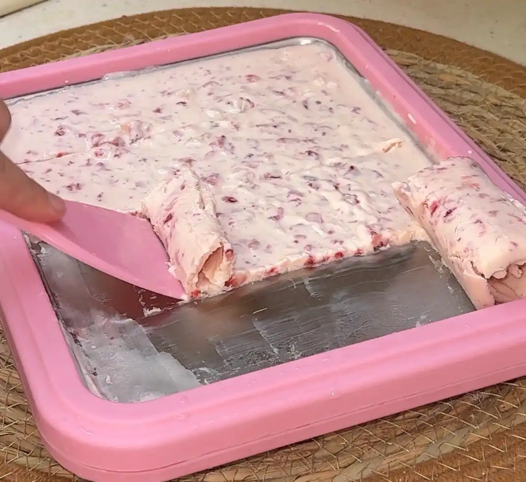 Плита для приготовления мороженого – Ice Cream Roll Maker, с 2 шпателями
