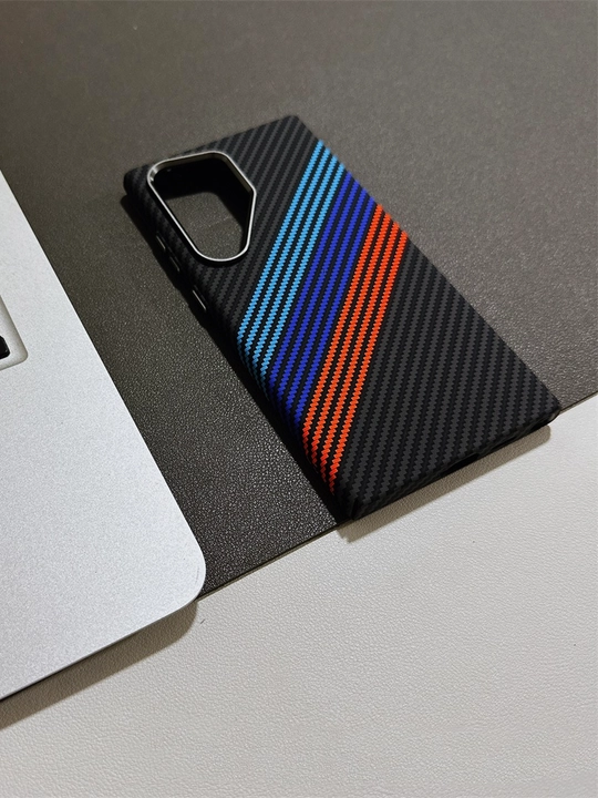 Samsung Galaxy S23 Ultra, S24 Ultra, S25 Ultra uchun karbon uslubidagi g'ilof – yengil - 