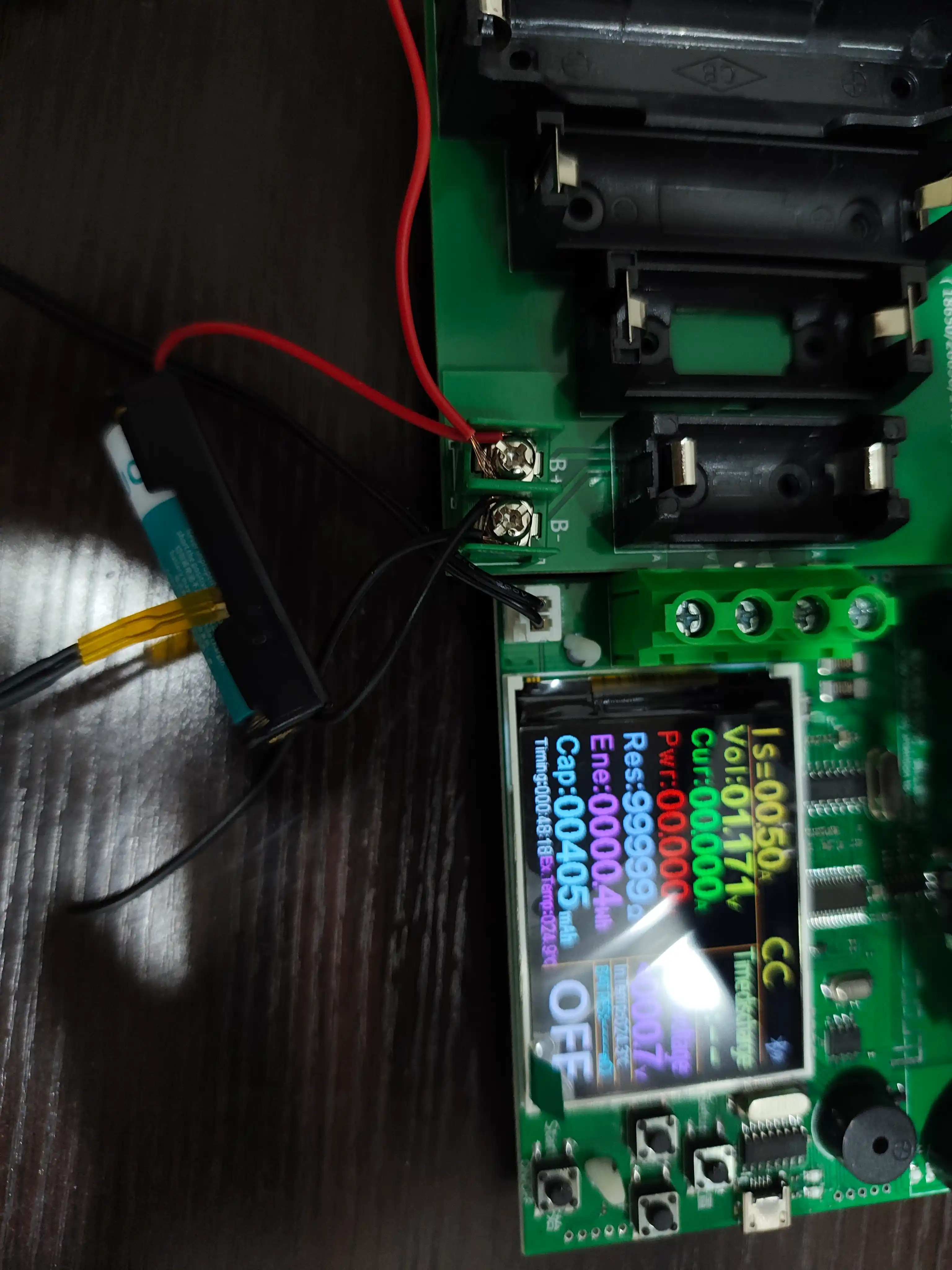 3,7V va Li-Ion va 1,5V akkumulyator batareyalari