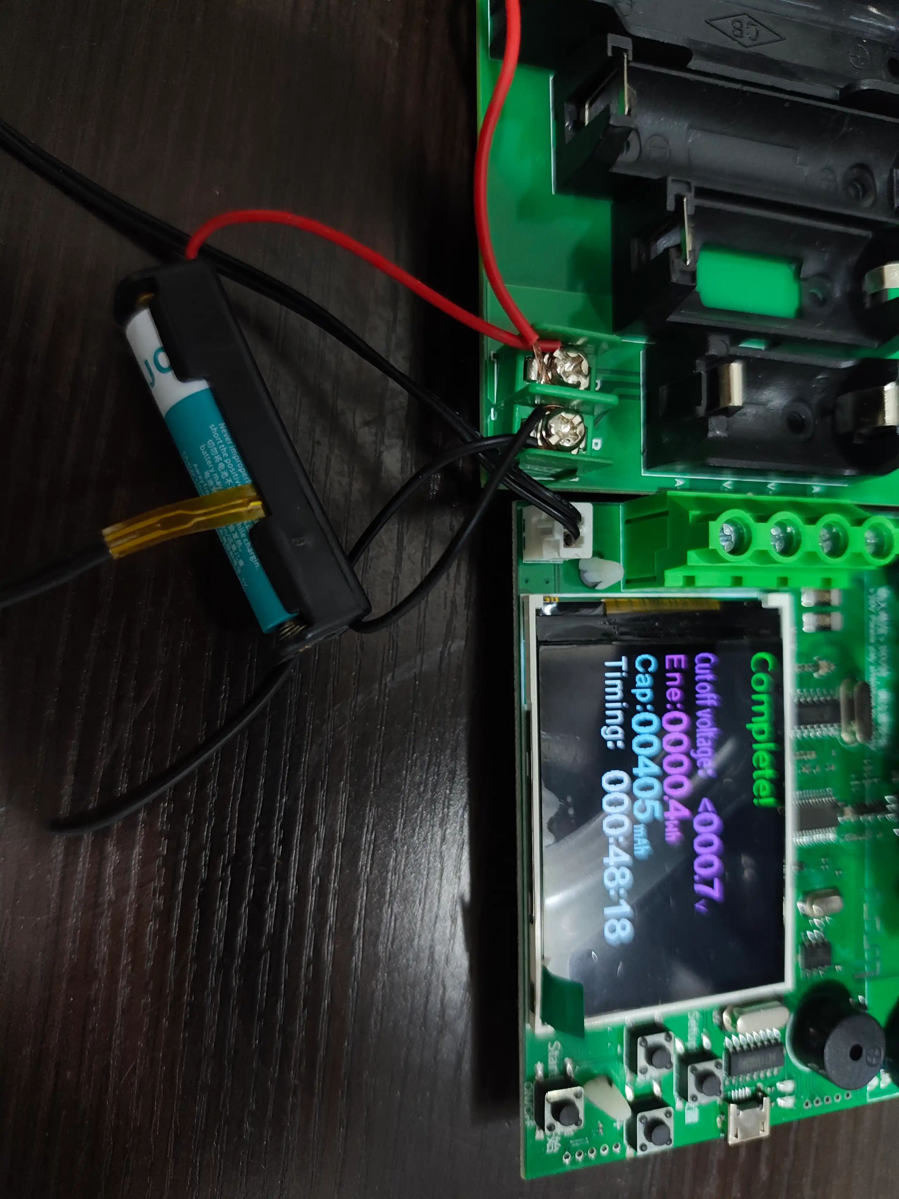 3,7V va Li-Ion va 1,5V akkumulyator batareyalari