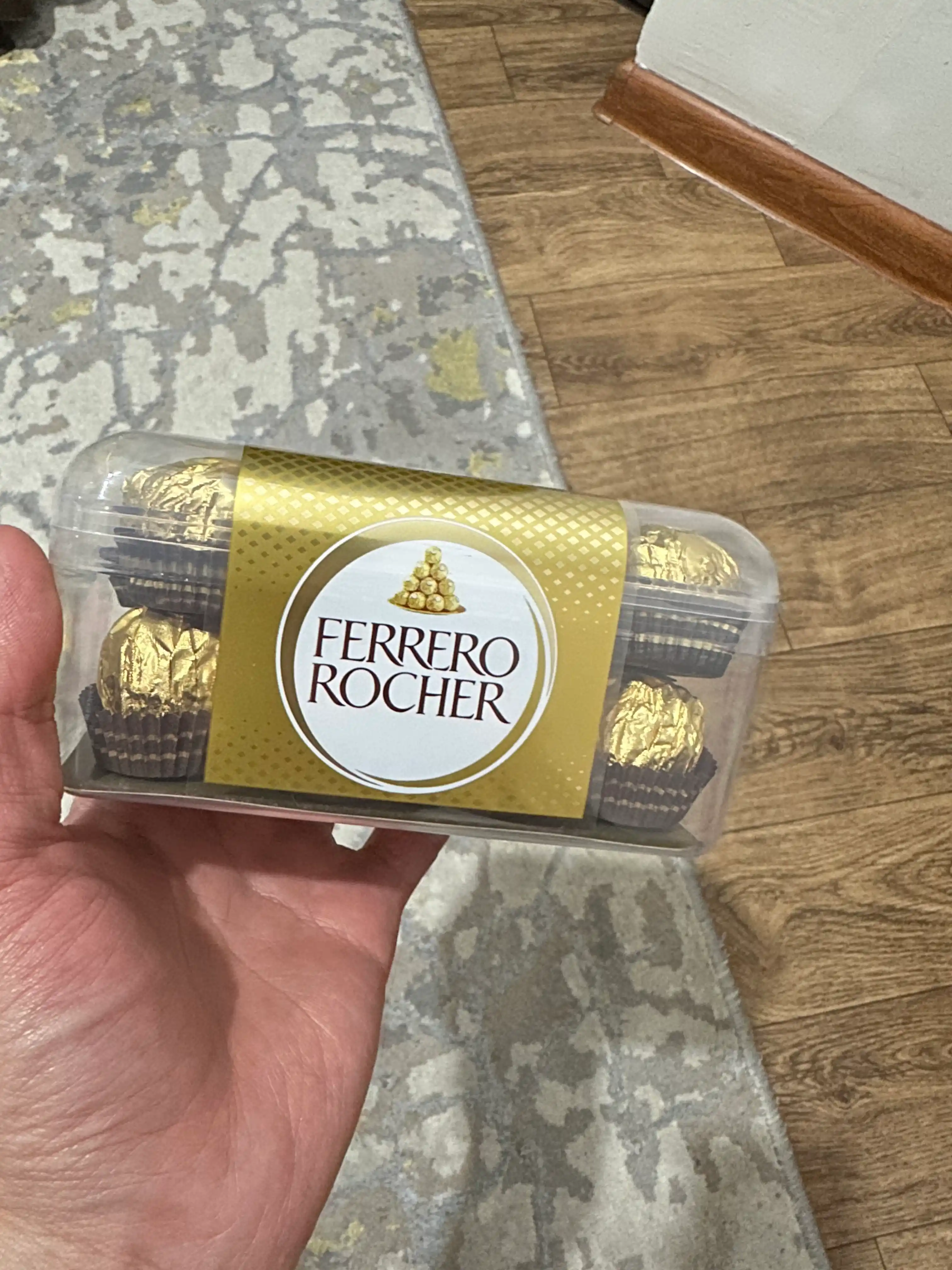 Конфеты Ferrero Rocher из молочного шоколада, 200 г