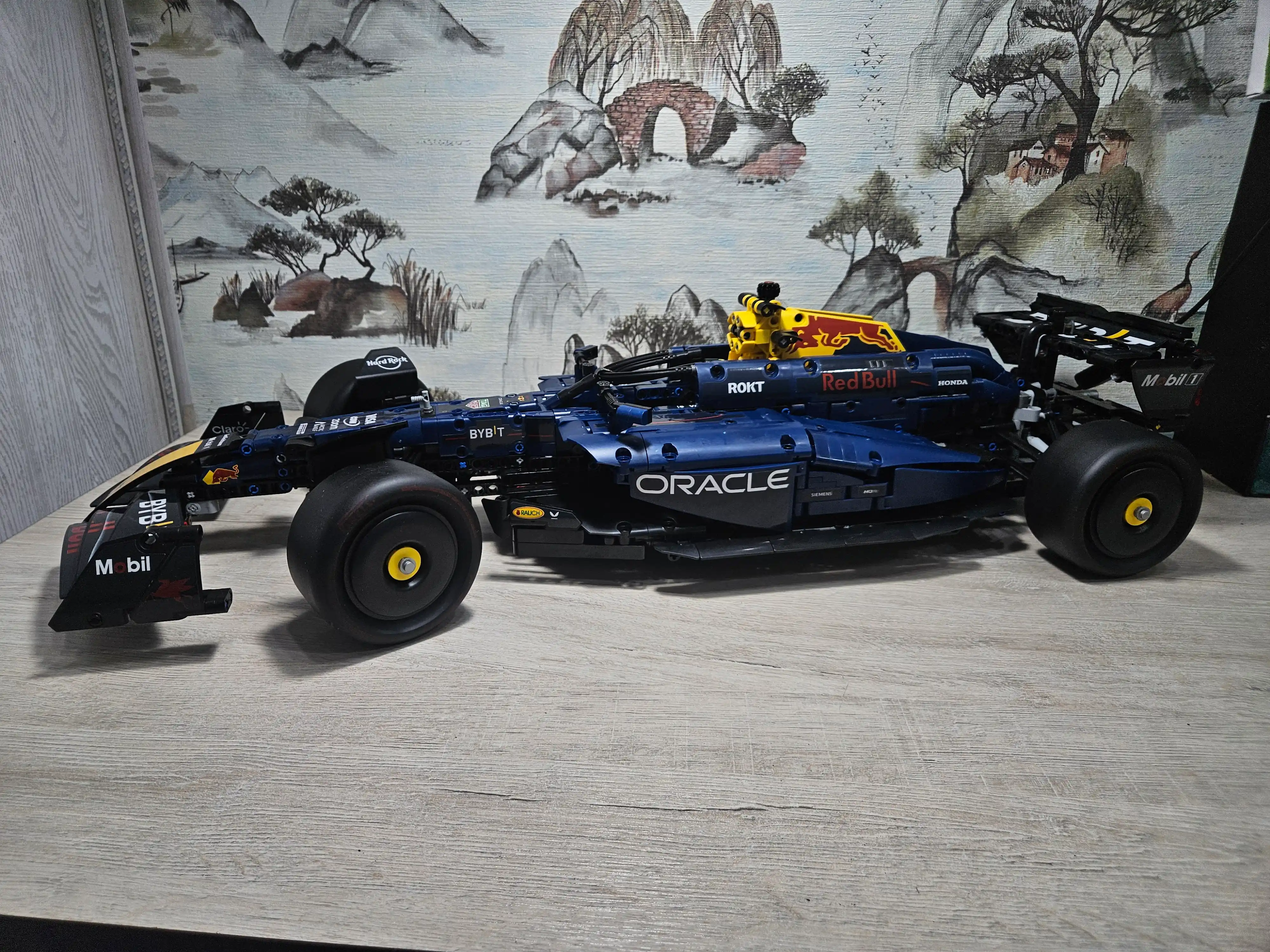 Formula 1 poyga mashinasi konstruktori, katta model 1:8 Technic, LEGO bilan mos keladi
