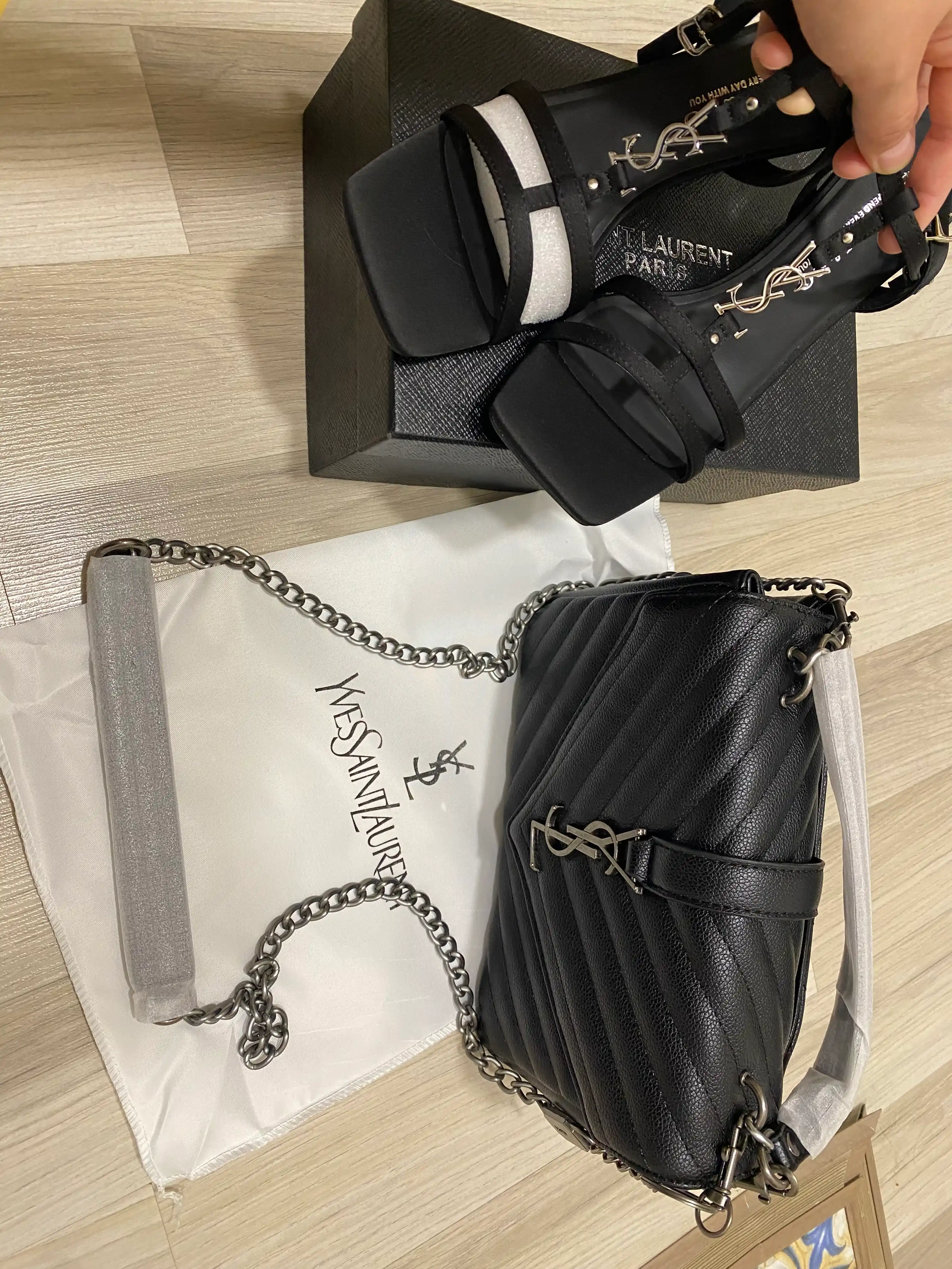 Ayollar sumkasi YSL, yelkama
