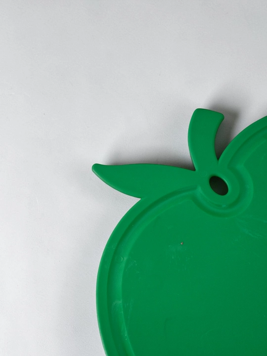 Plastmassa kesish taxtasi, oshxona olmasi, mahsulotlarni kesish uchun mo‘ljallangan