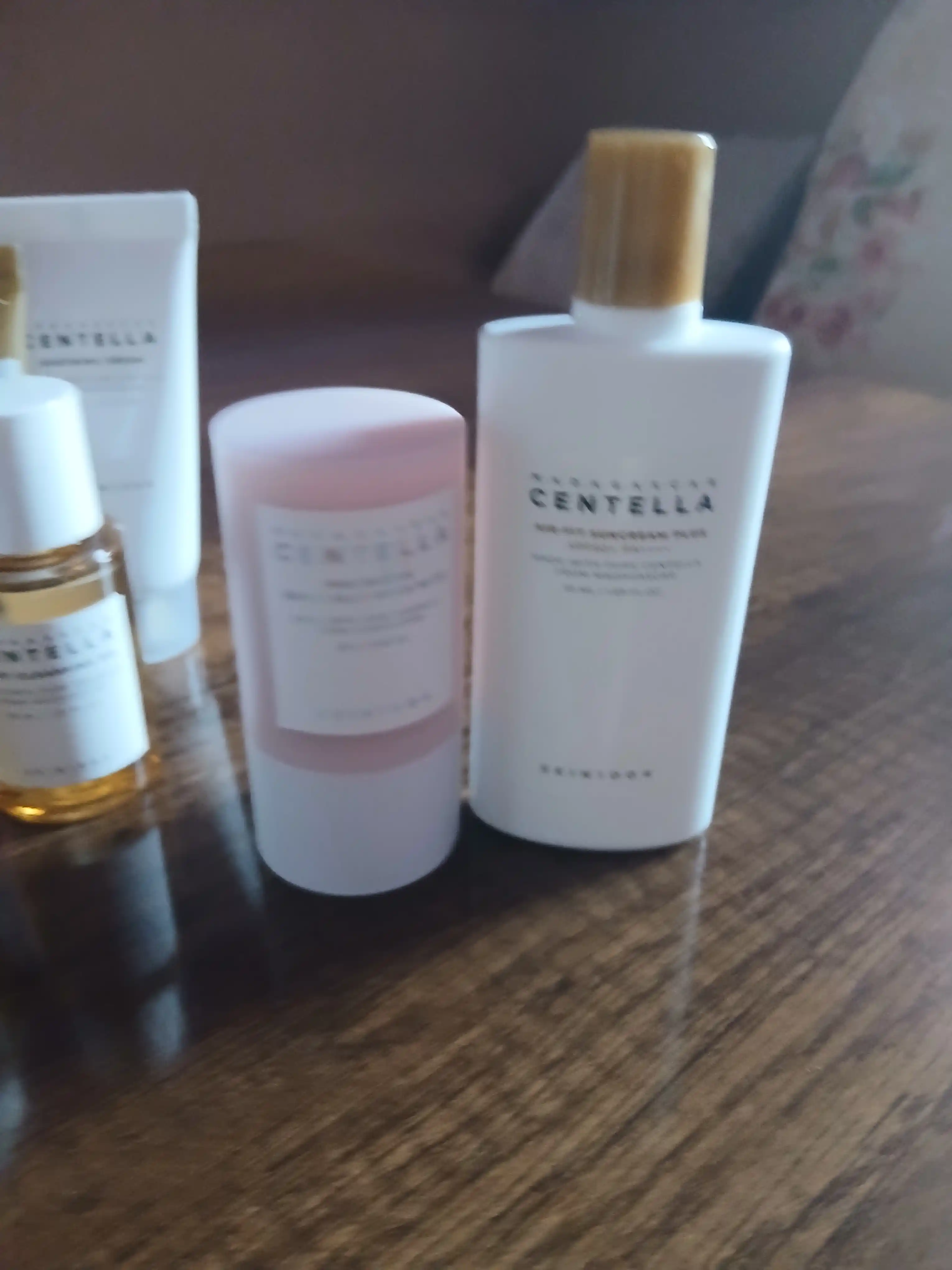 SPF 50+ Skin1004 Madagascar Centella quyoshdan himoya kremi SPF50+ PA++++, 50 ml