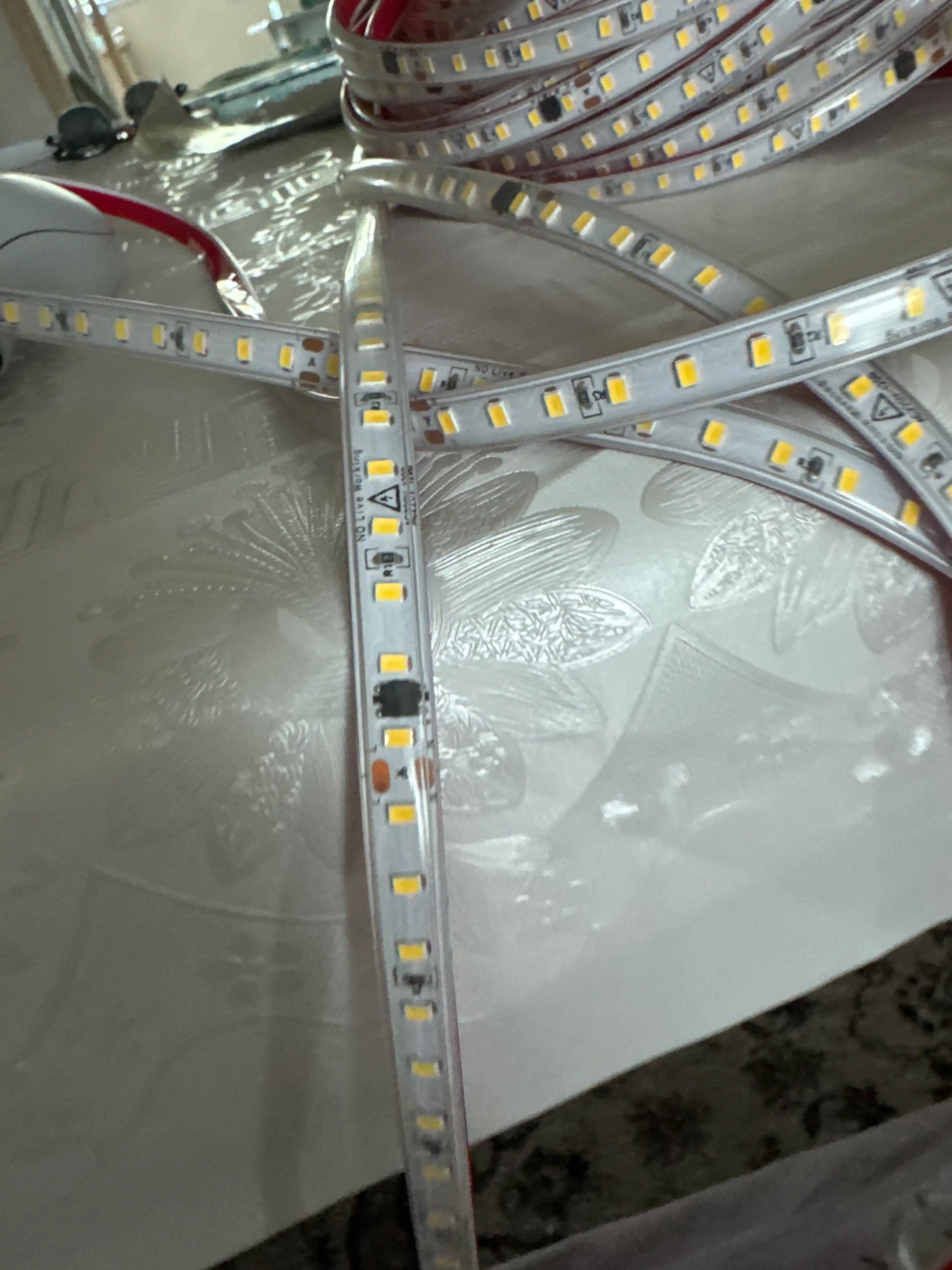 LED Lenta 120D IP65 — Namga chidamli, 10 sm kesiladigan, 3 xil rang