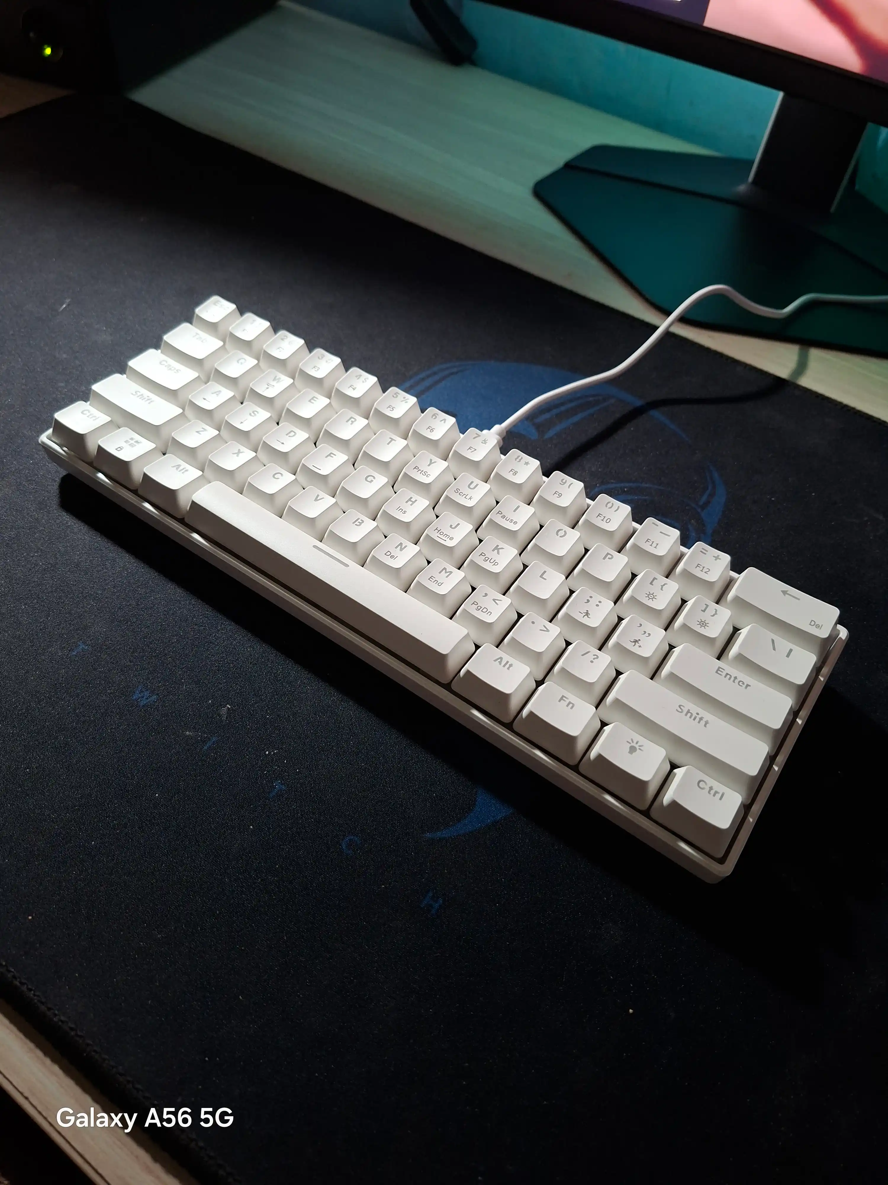 Geymerlar va ofis uchun RGB yoritgichli klaviatura, mexanik klaviatura, o'yin klaviaturasi