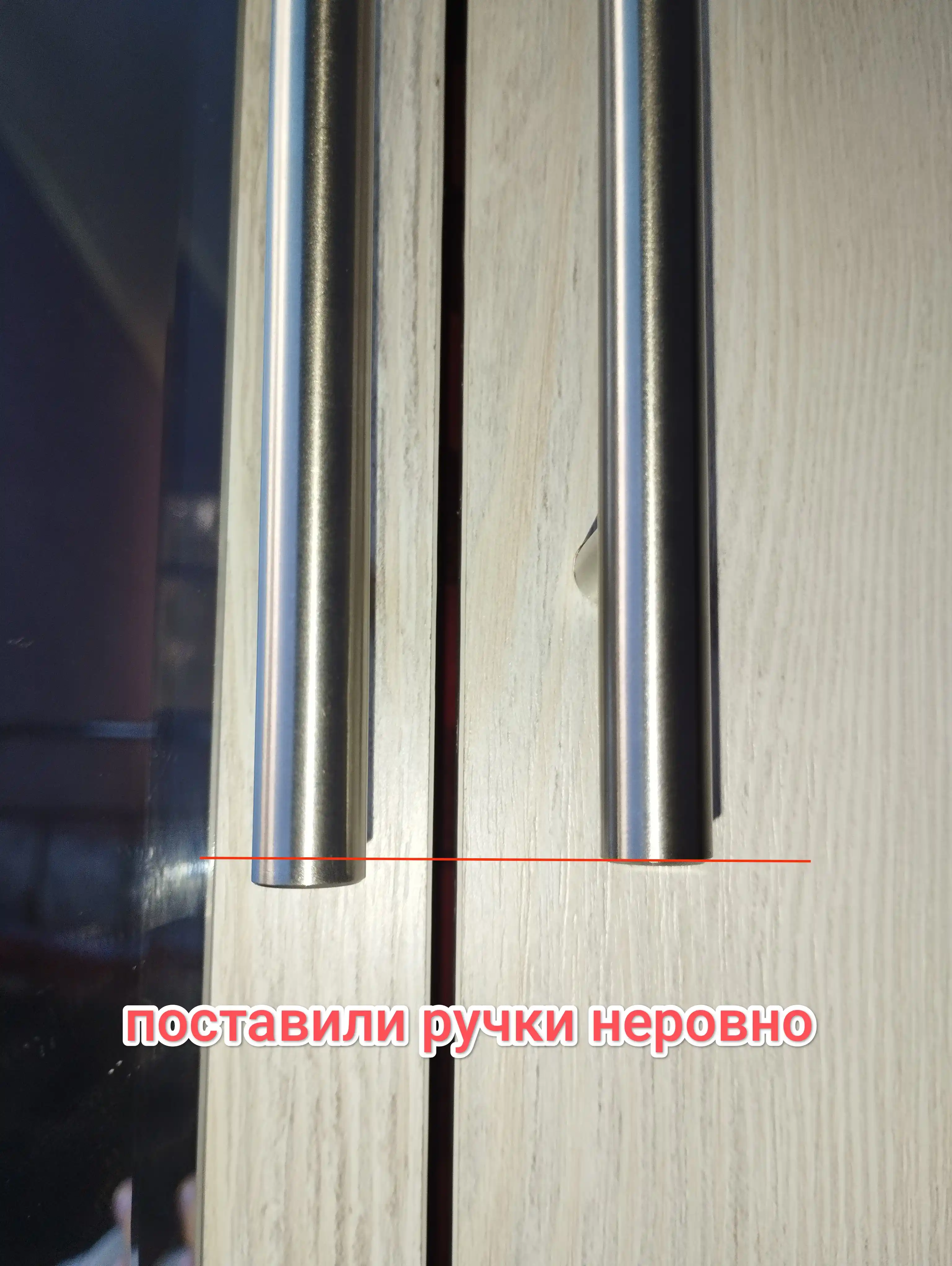 Шкаф для одежды с зеркалом и выдвижными ящиками