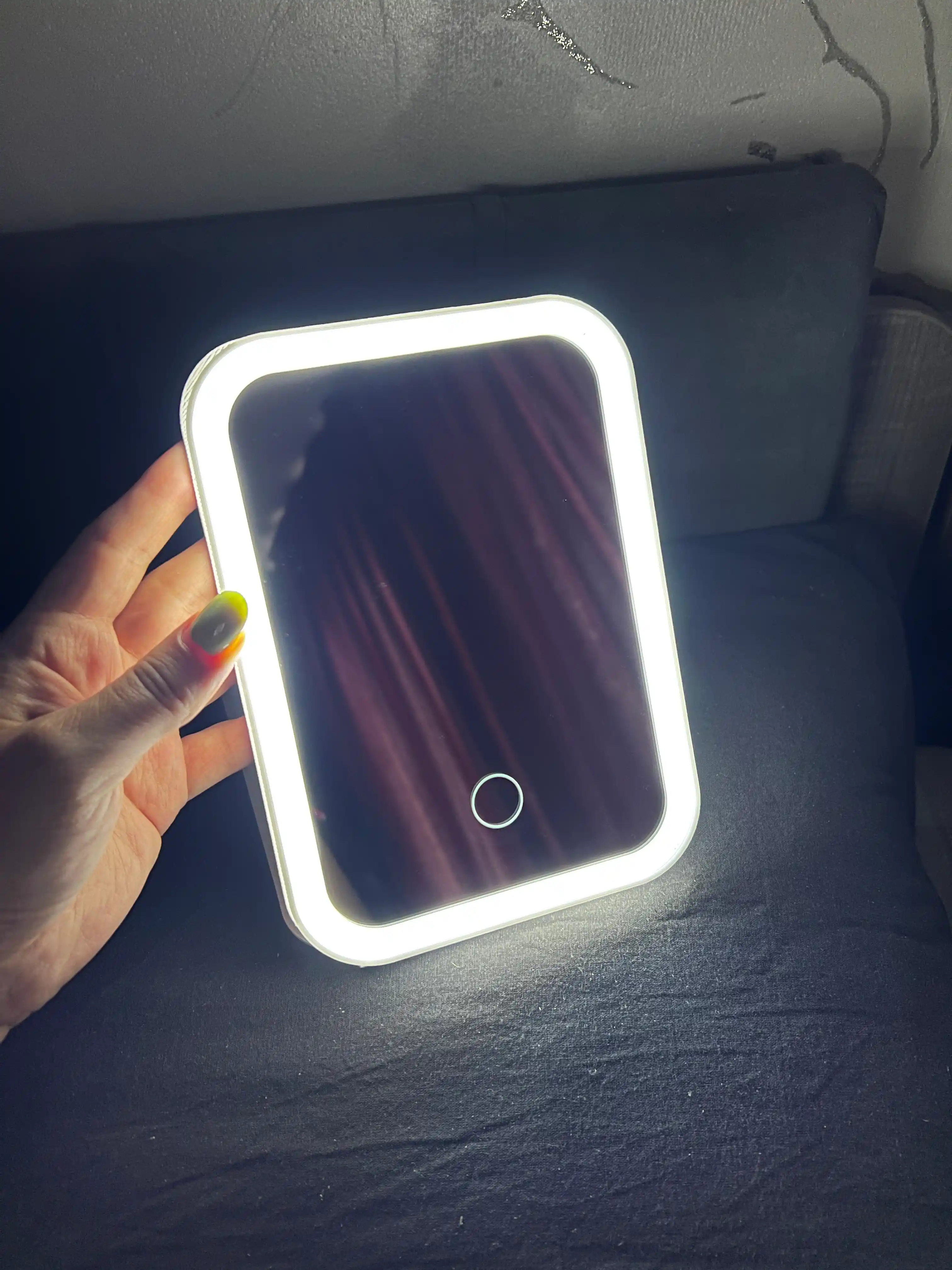 LED yoritgichli pardoz oynasi, sensorli kosmetik oyna, himoya g‘ilofi bilan
