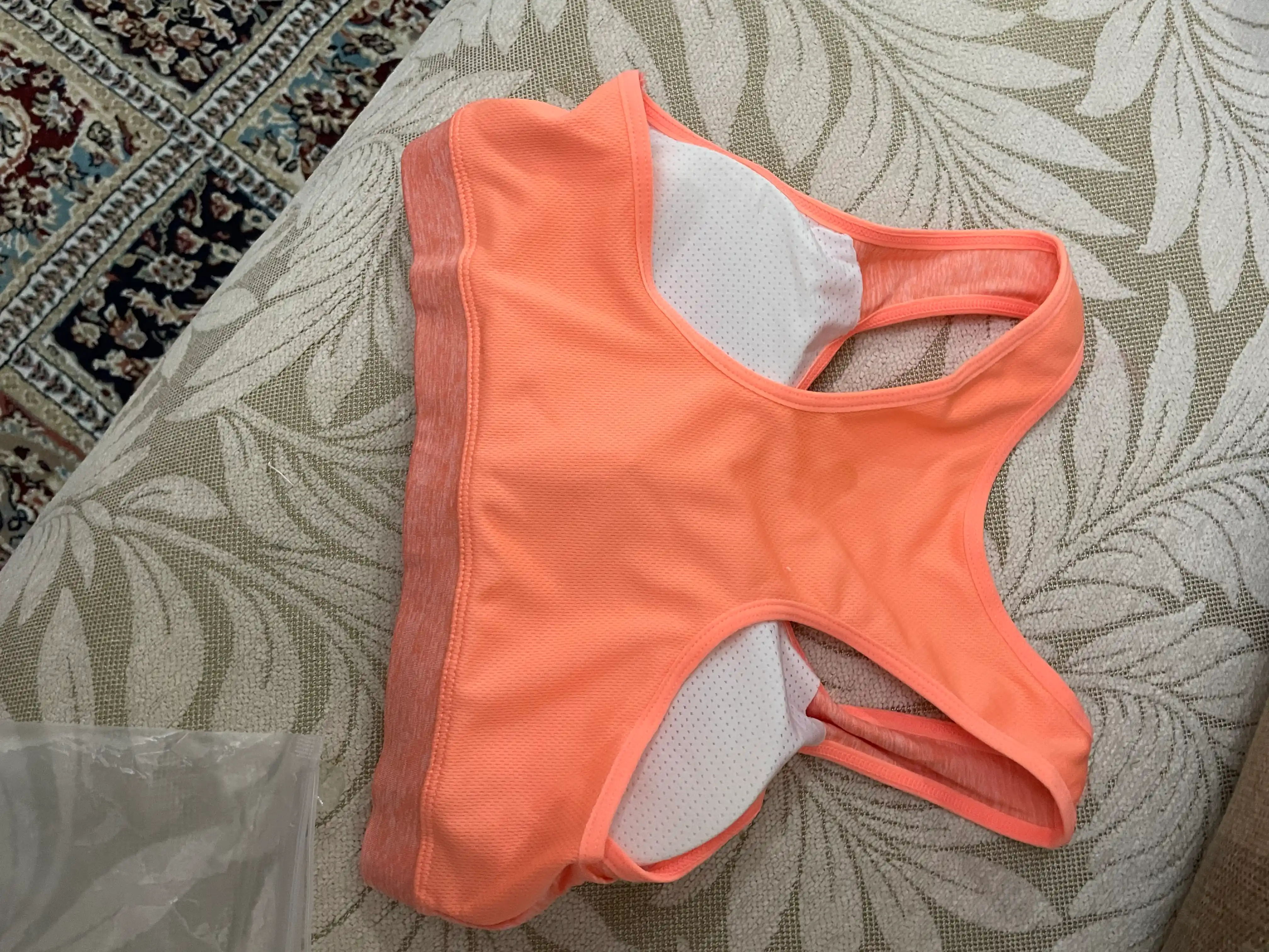 Ayollar uchun sport top, fitnes, yoga va yugurish uchun, nafas oladigan sport byustgalter