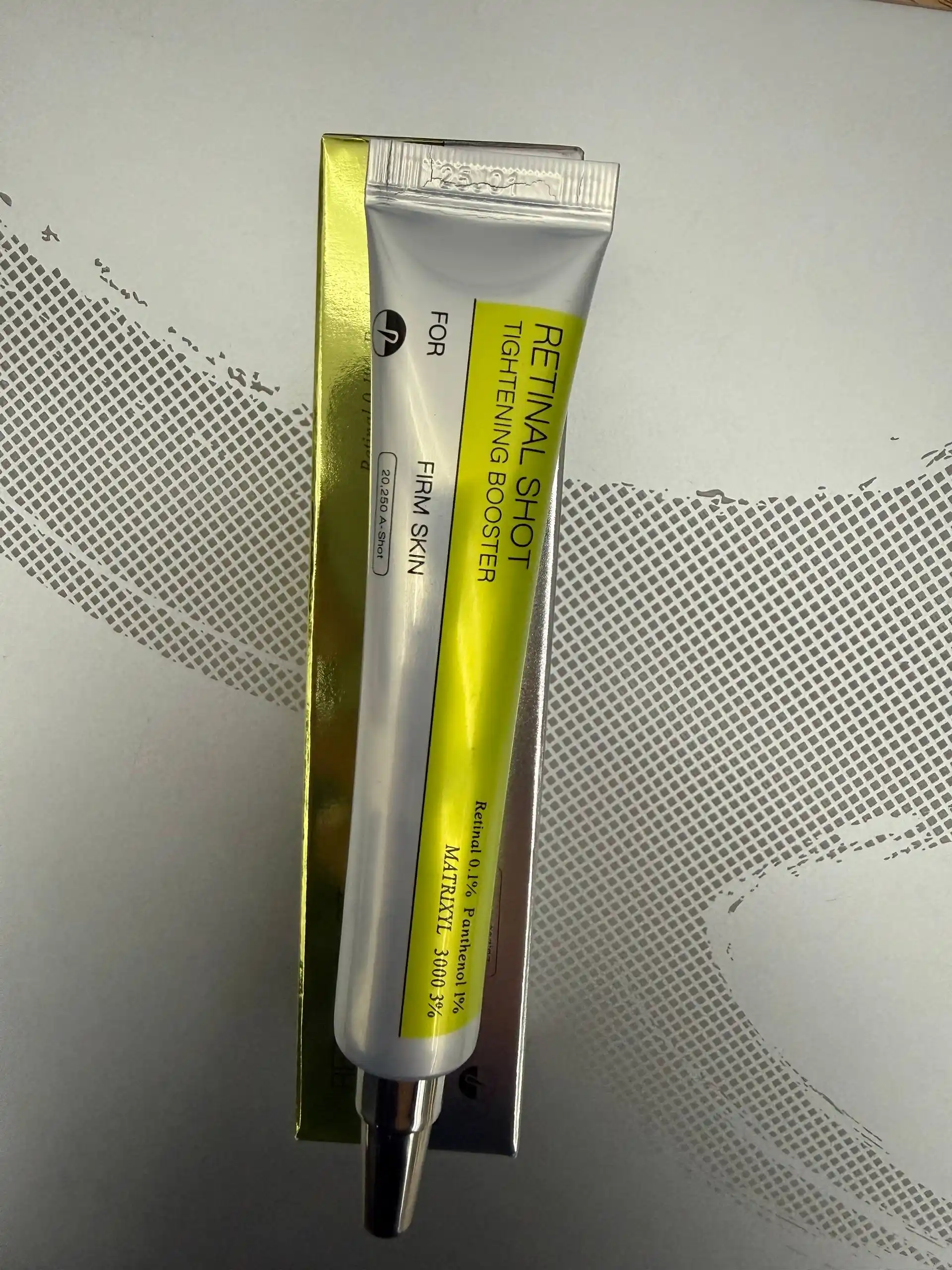 Yuz uchun retinal, peptidlar va pantenolli krem-buster, 15 ml