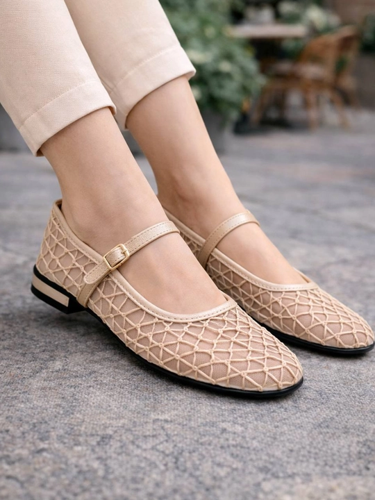 Ayollar va qizlar uchun baletkalar. Bahorgi va yozgi oyoq kiyim, poyabzallar. Mokasinlar